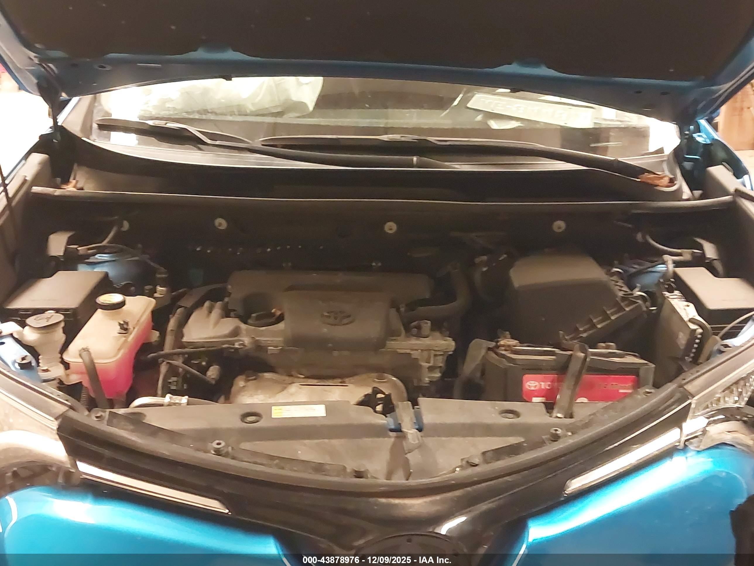 TOYOTA RAV4 image 10