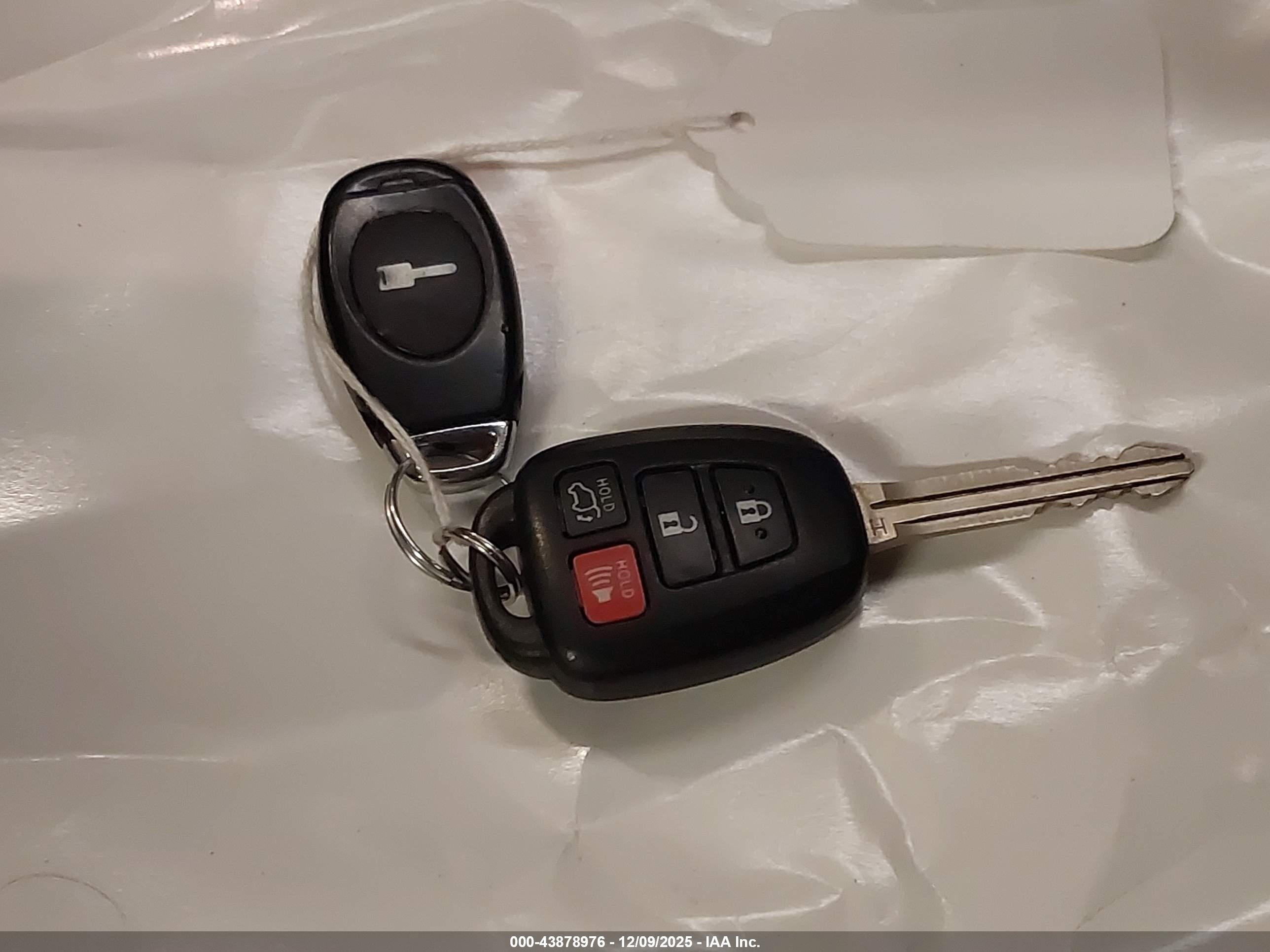 TOYOTA RAV4 image 11