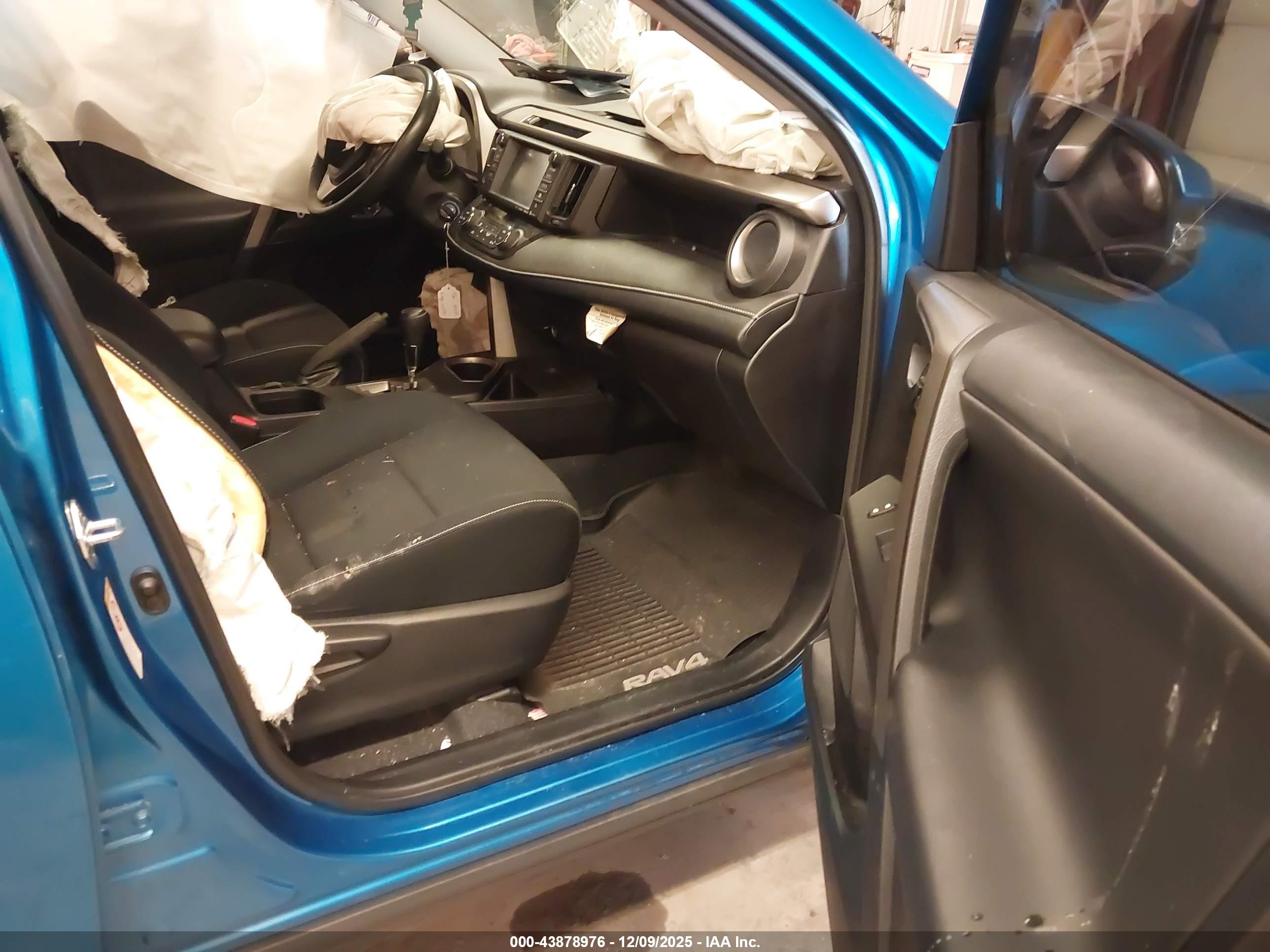 TOYOTA RAV4 image 5