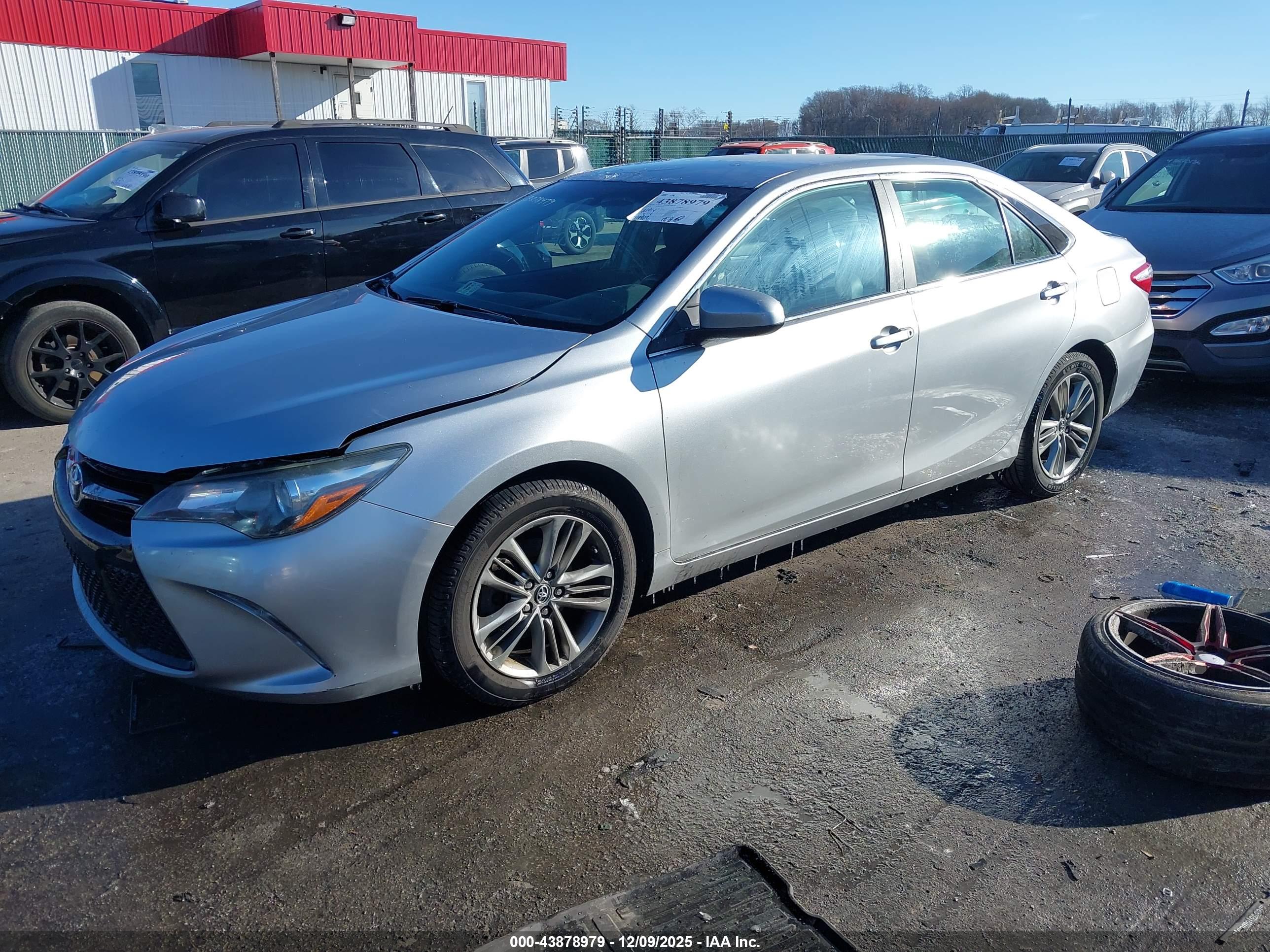 TOYOTA CAMRY image 2