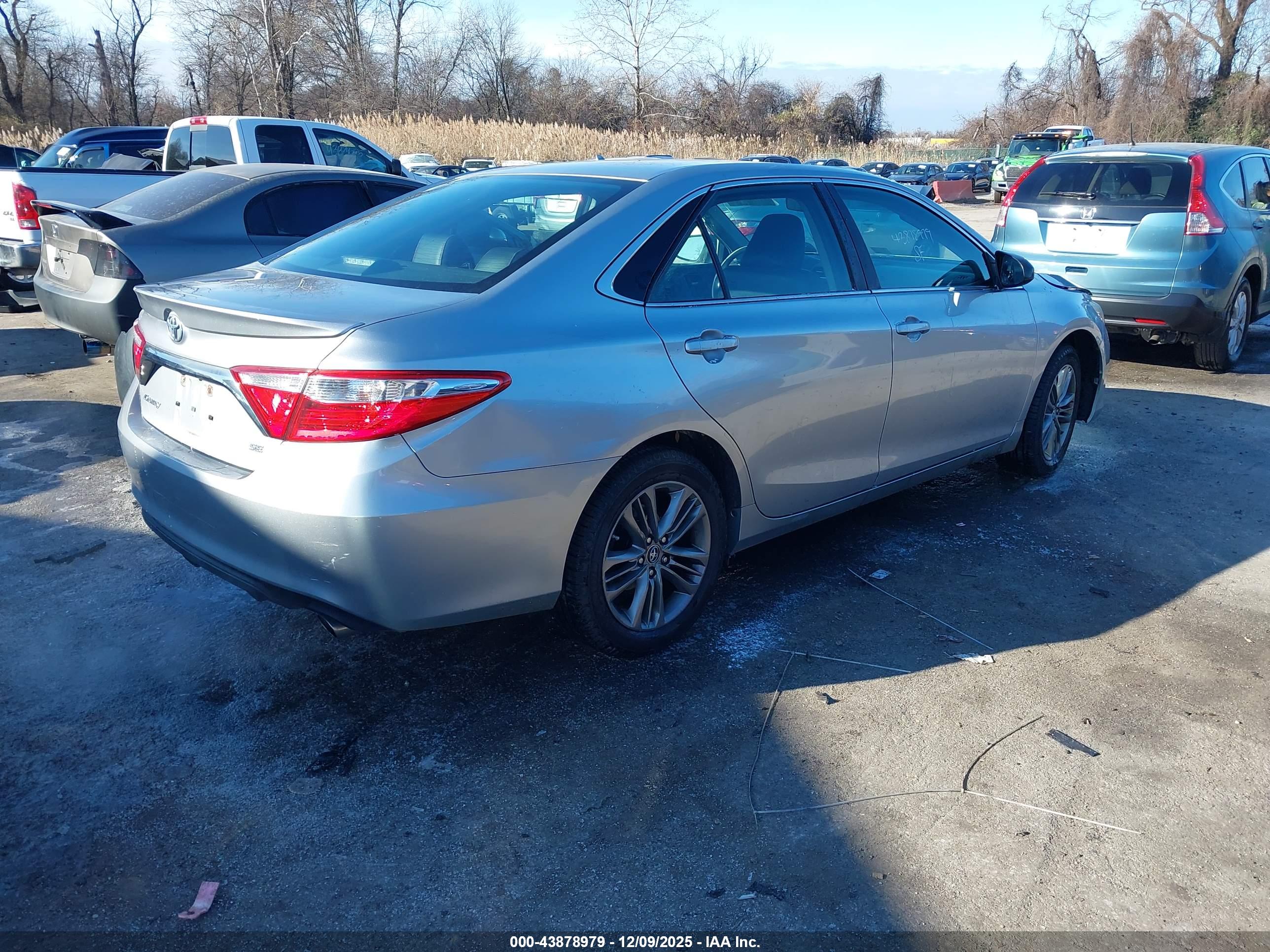 TOYOTA CAMRY image 4