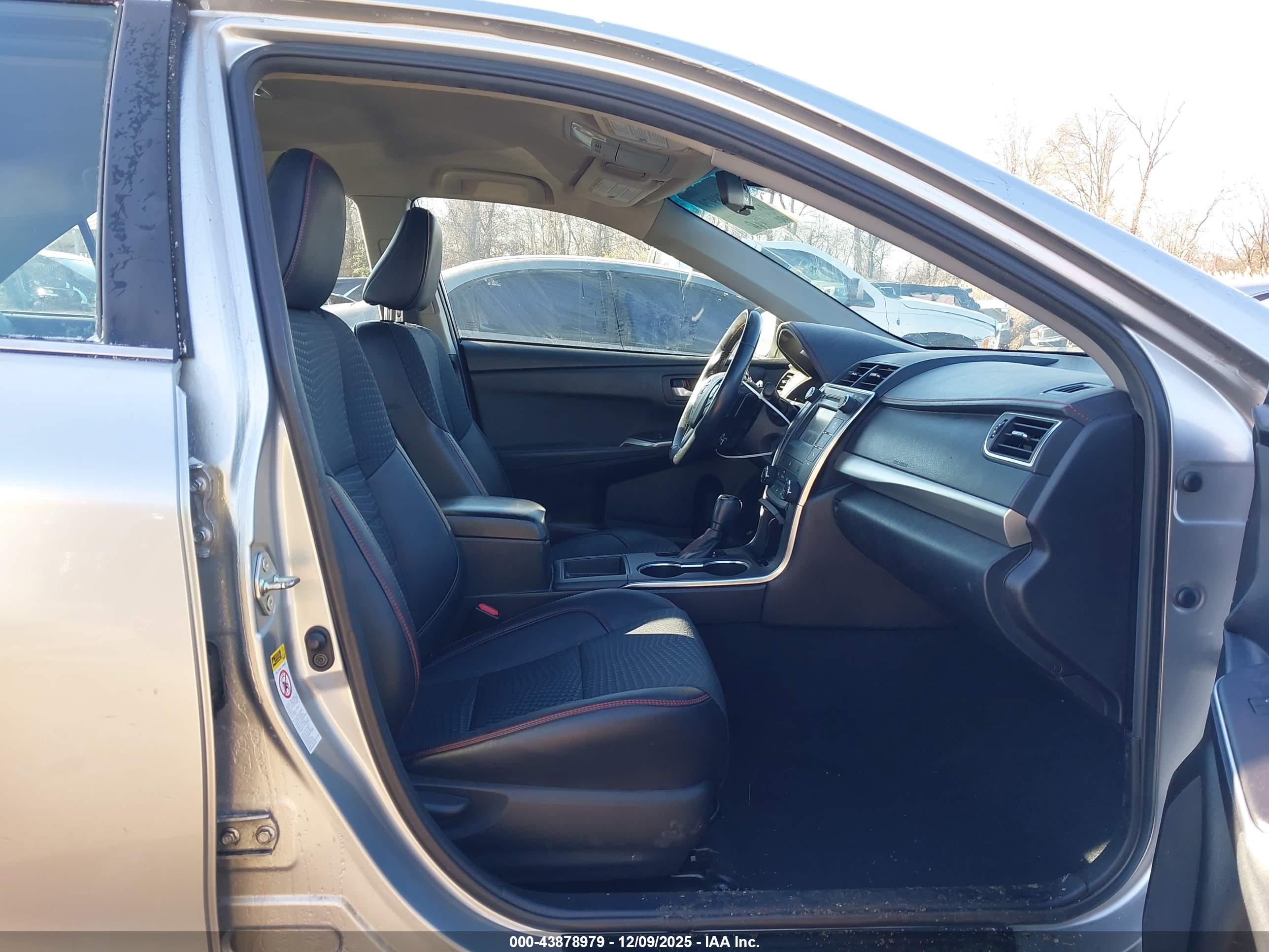 TOYOTA CAMRY image 5