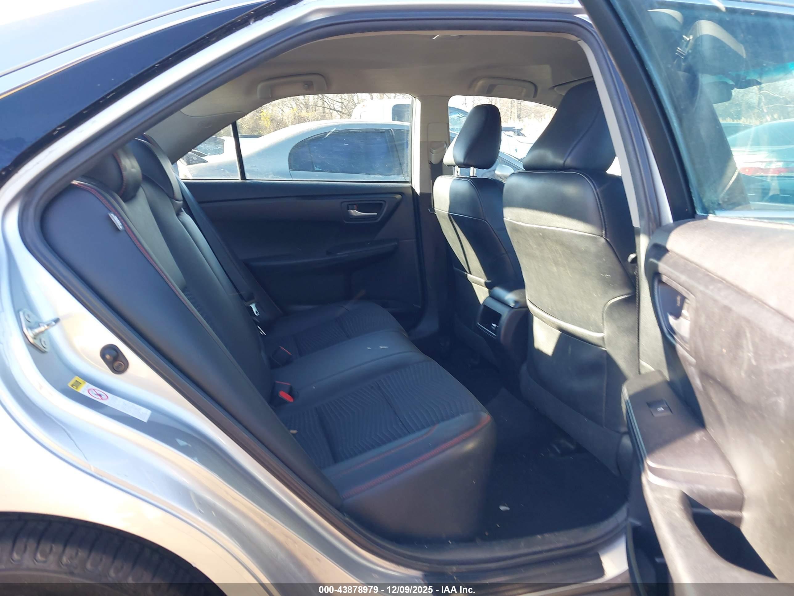 TOYOTA CAMRY image 8