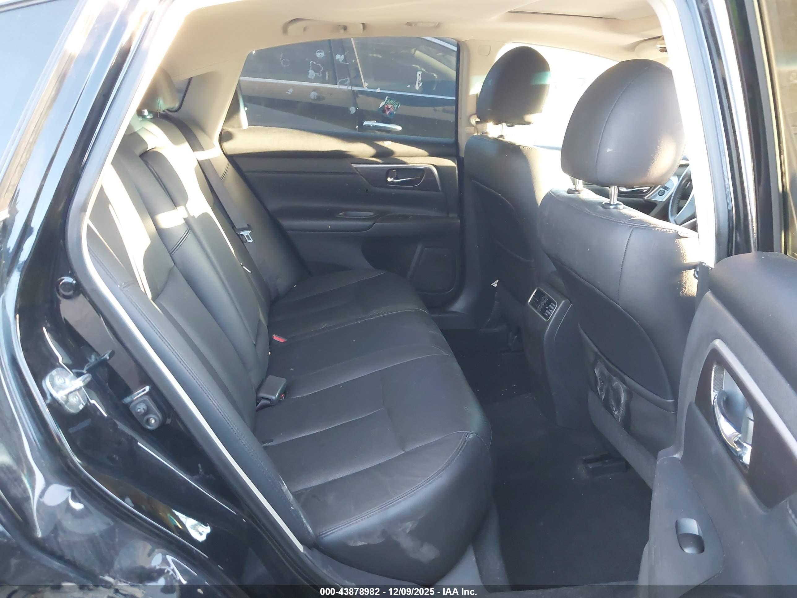 NISSAN ALTIMA image 8