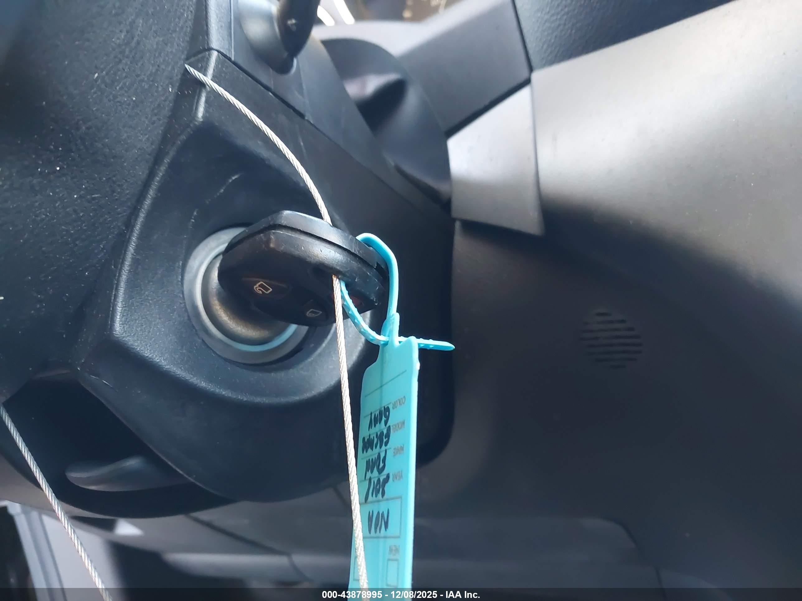 FORD ESCAPE image 11