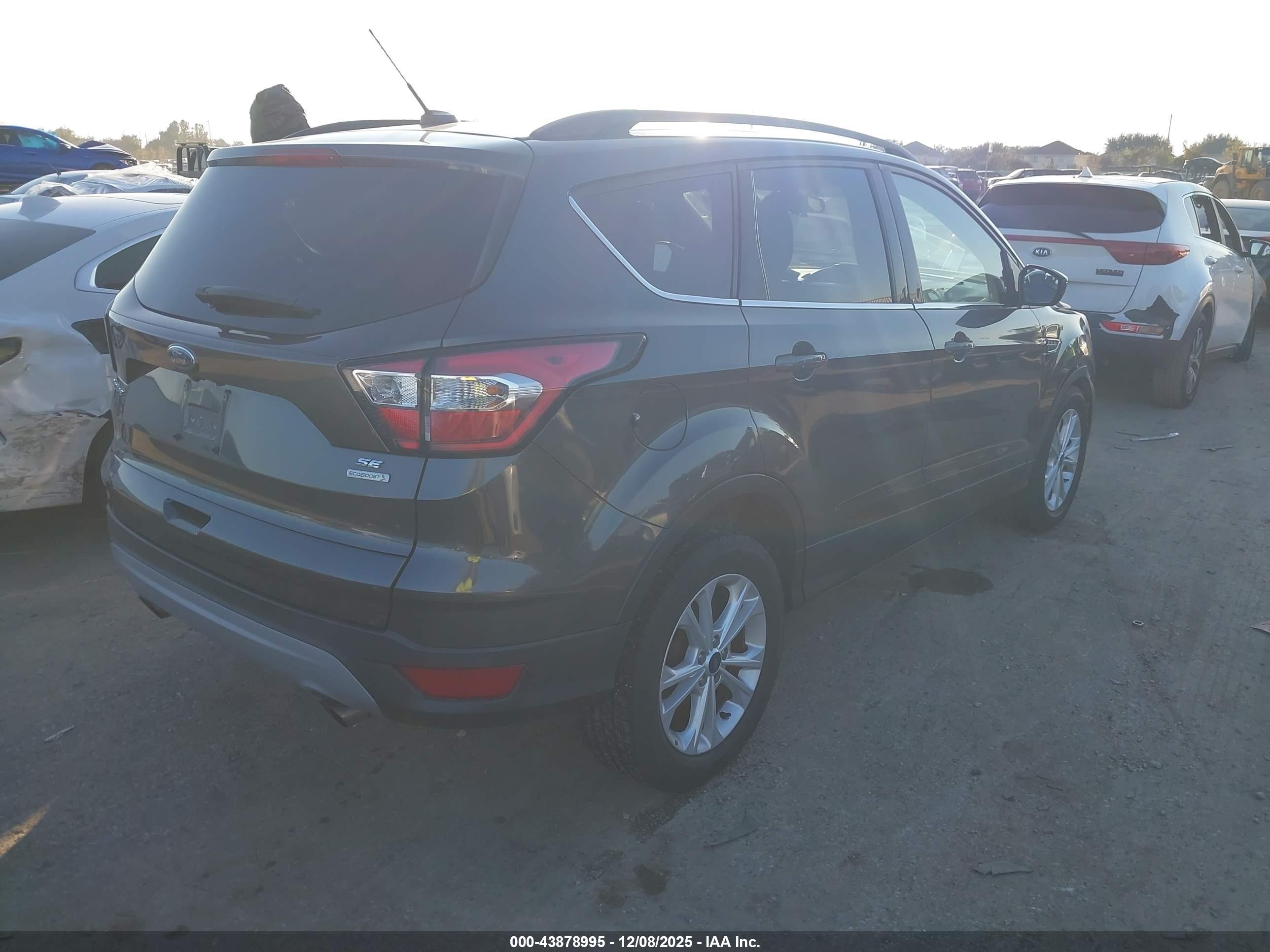 FORD ESCAPE image 4