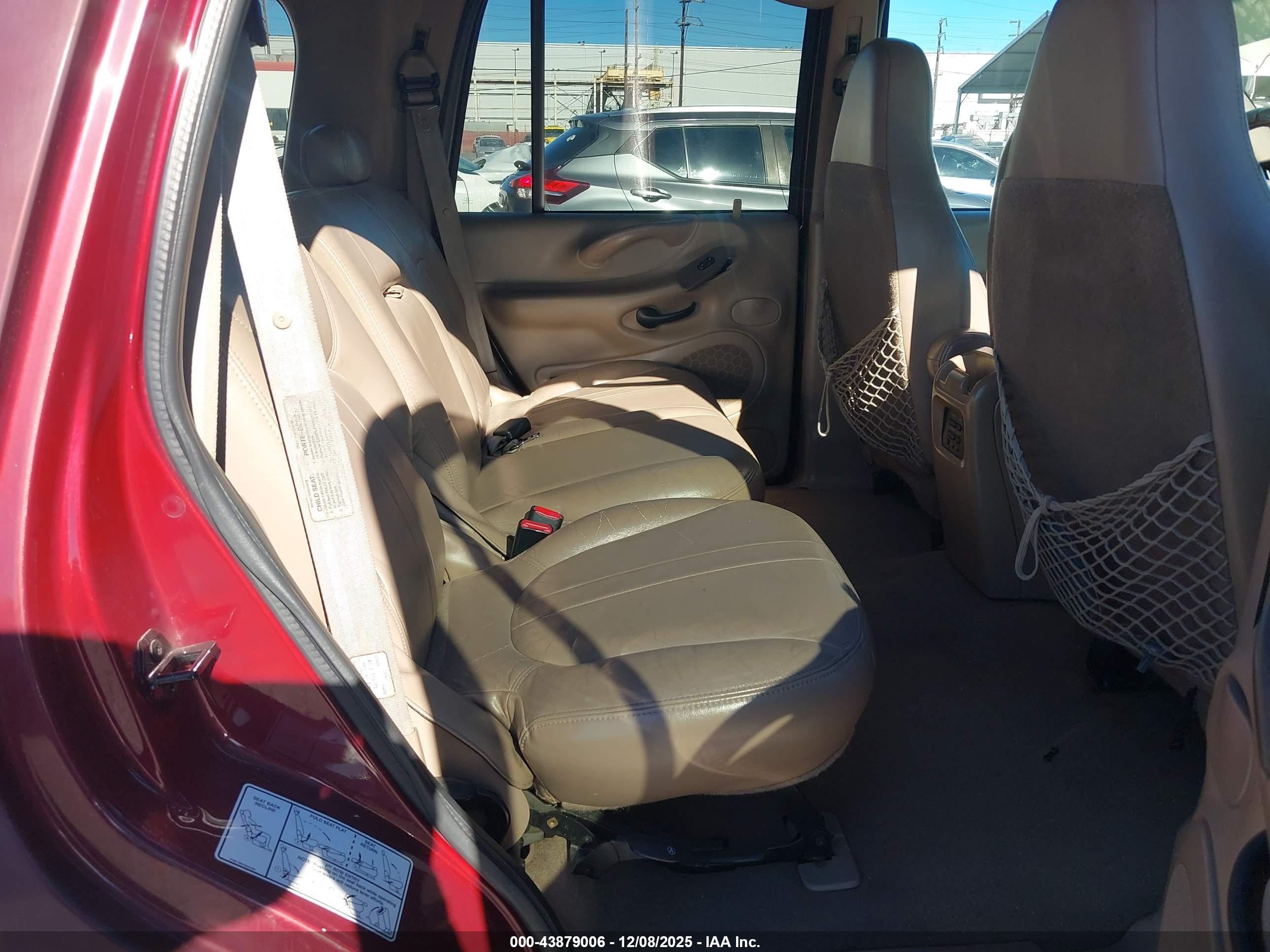FORD EXPEDITION image 8