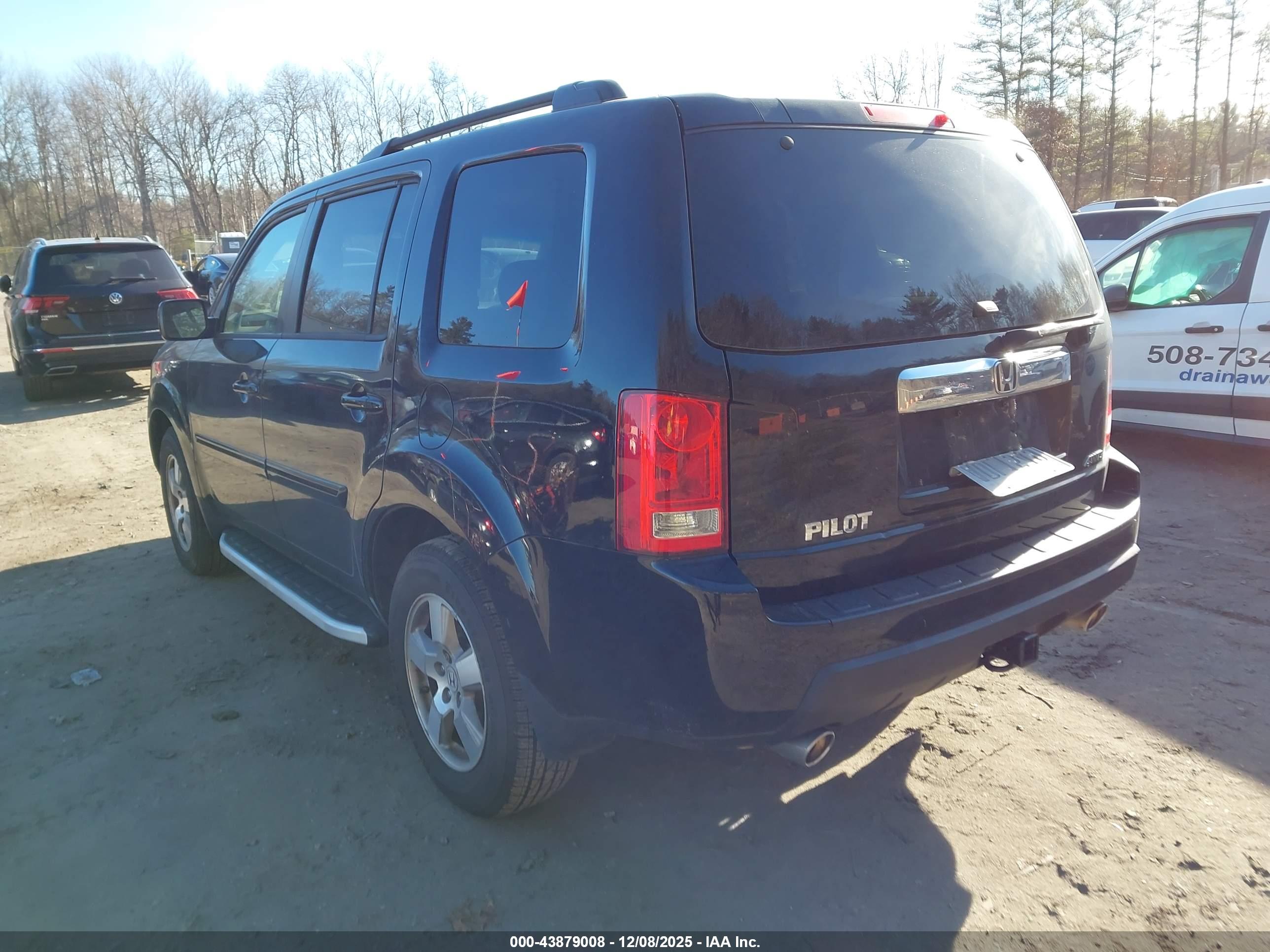 HONDA PILOT image 3