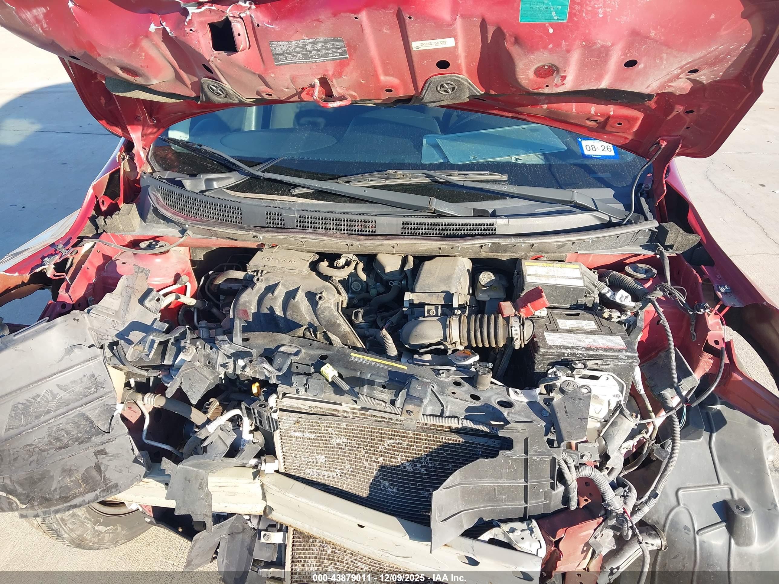 NISSAN VERSA image 10