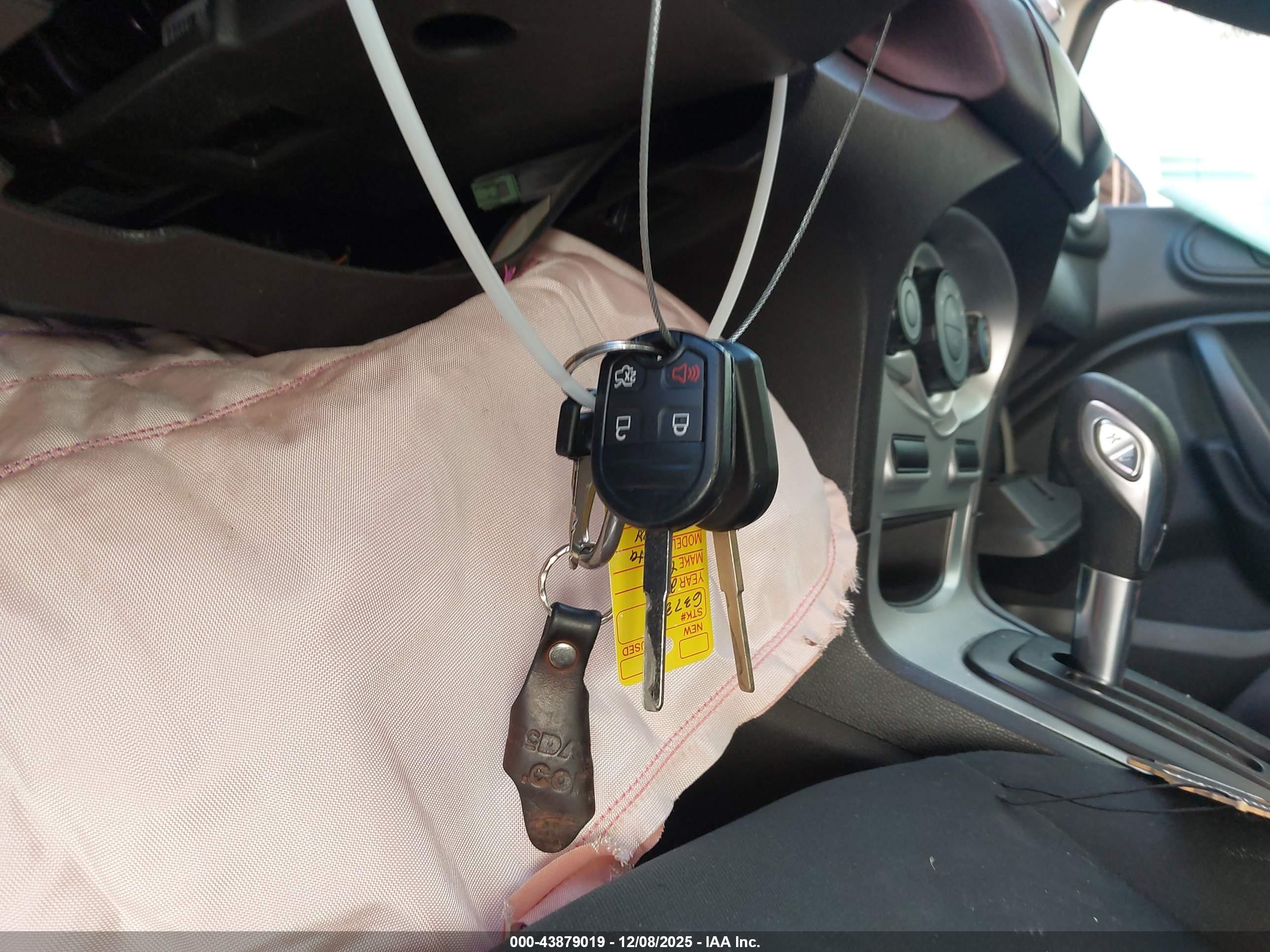 FORD FIESTA image 11