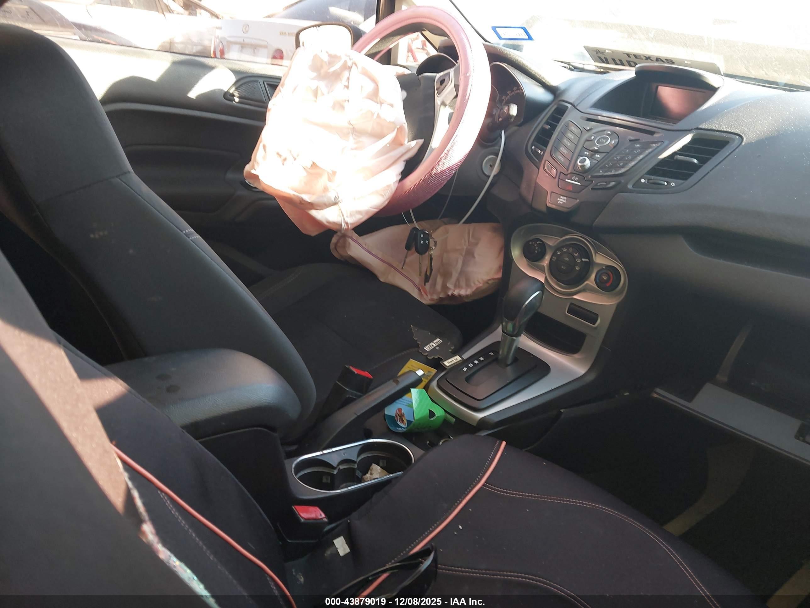 FORD FIESTA image 5