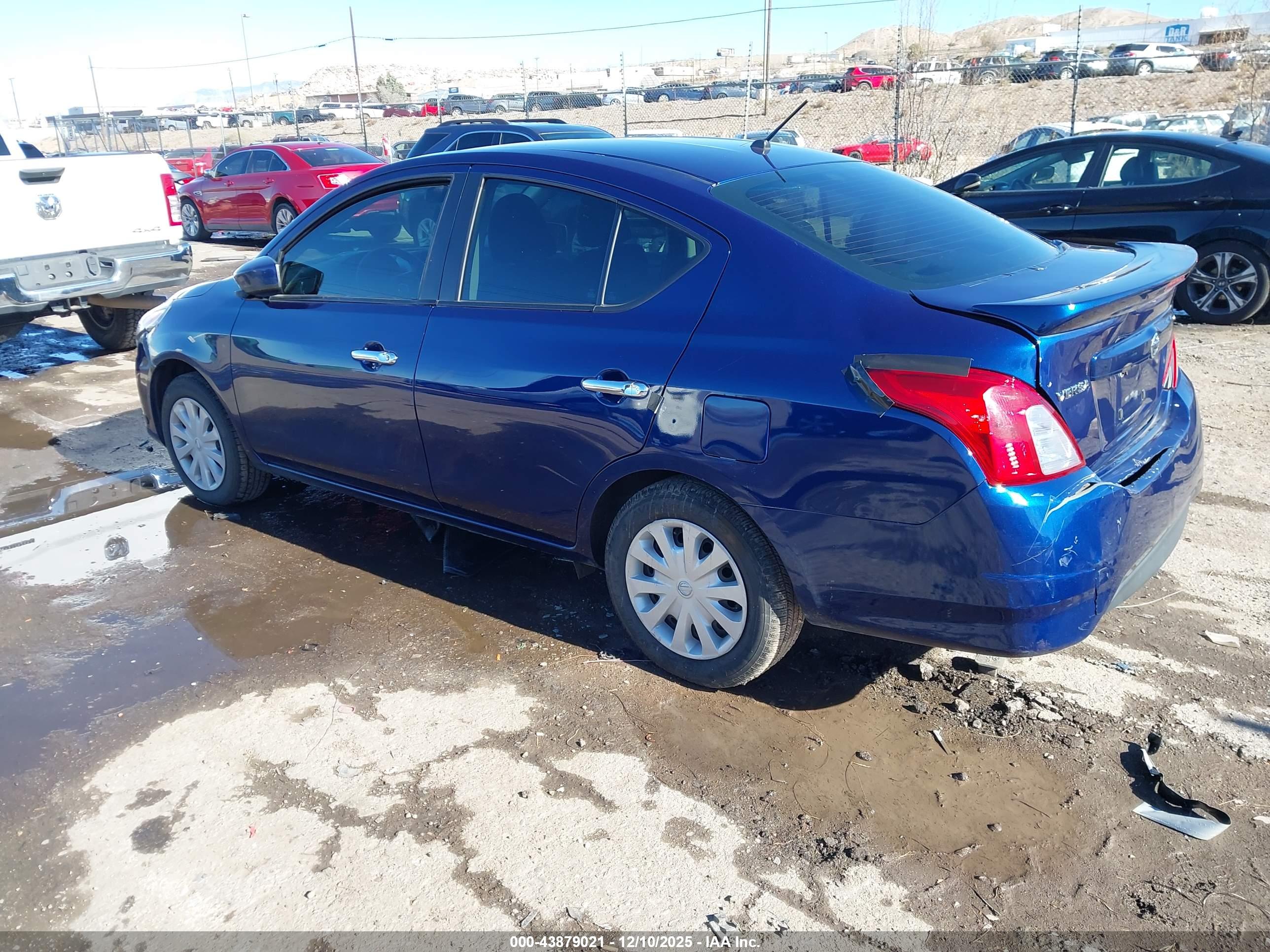 NISSAN VERSA image 3