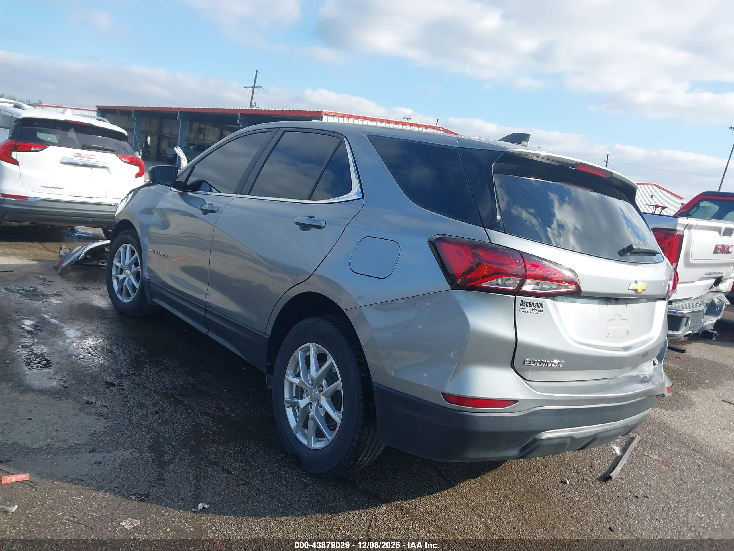 CHEVROLET EQUINOX image 3