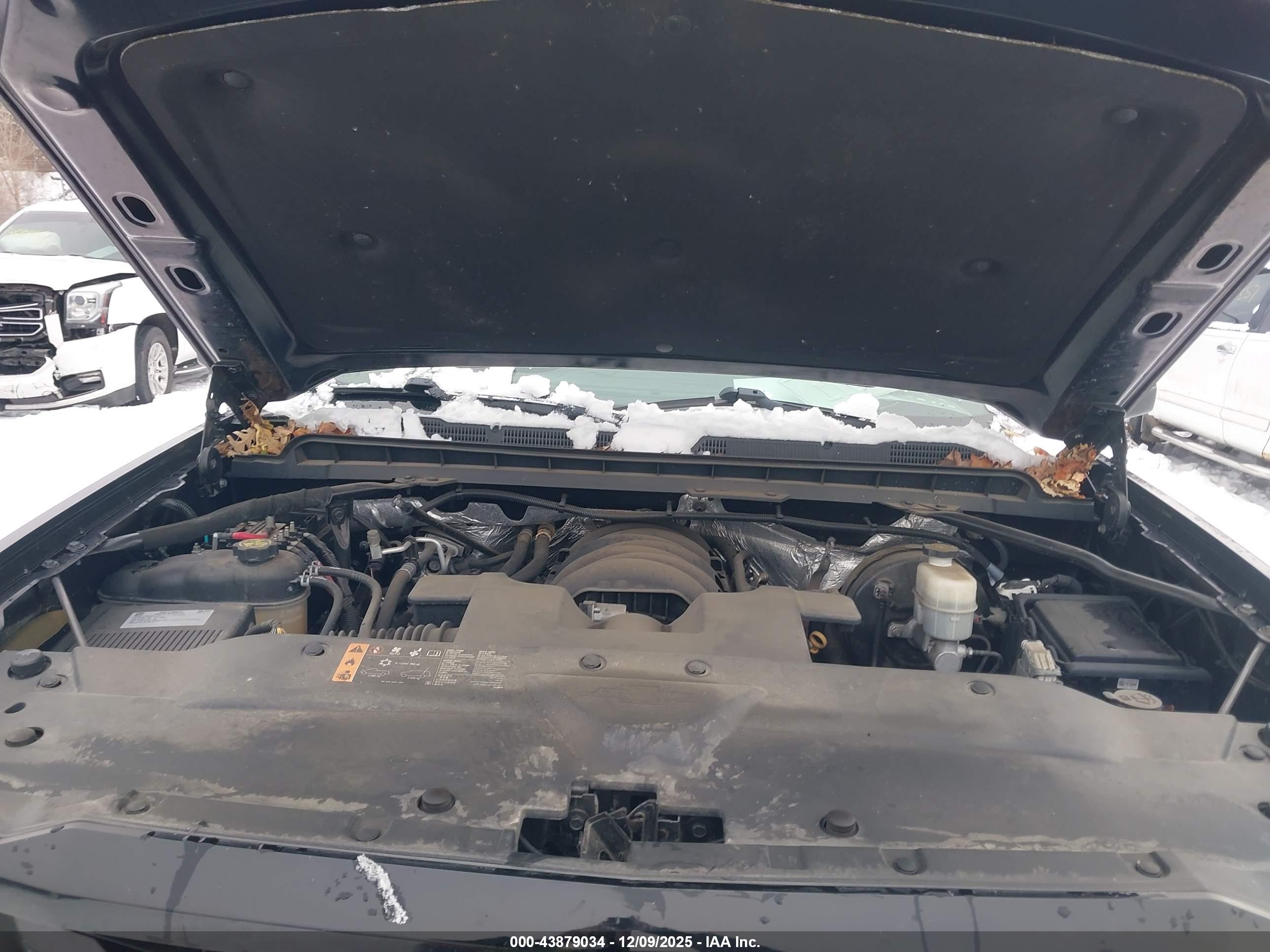 CHEVROLET SILVERADO image 10