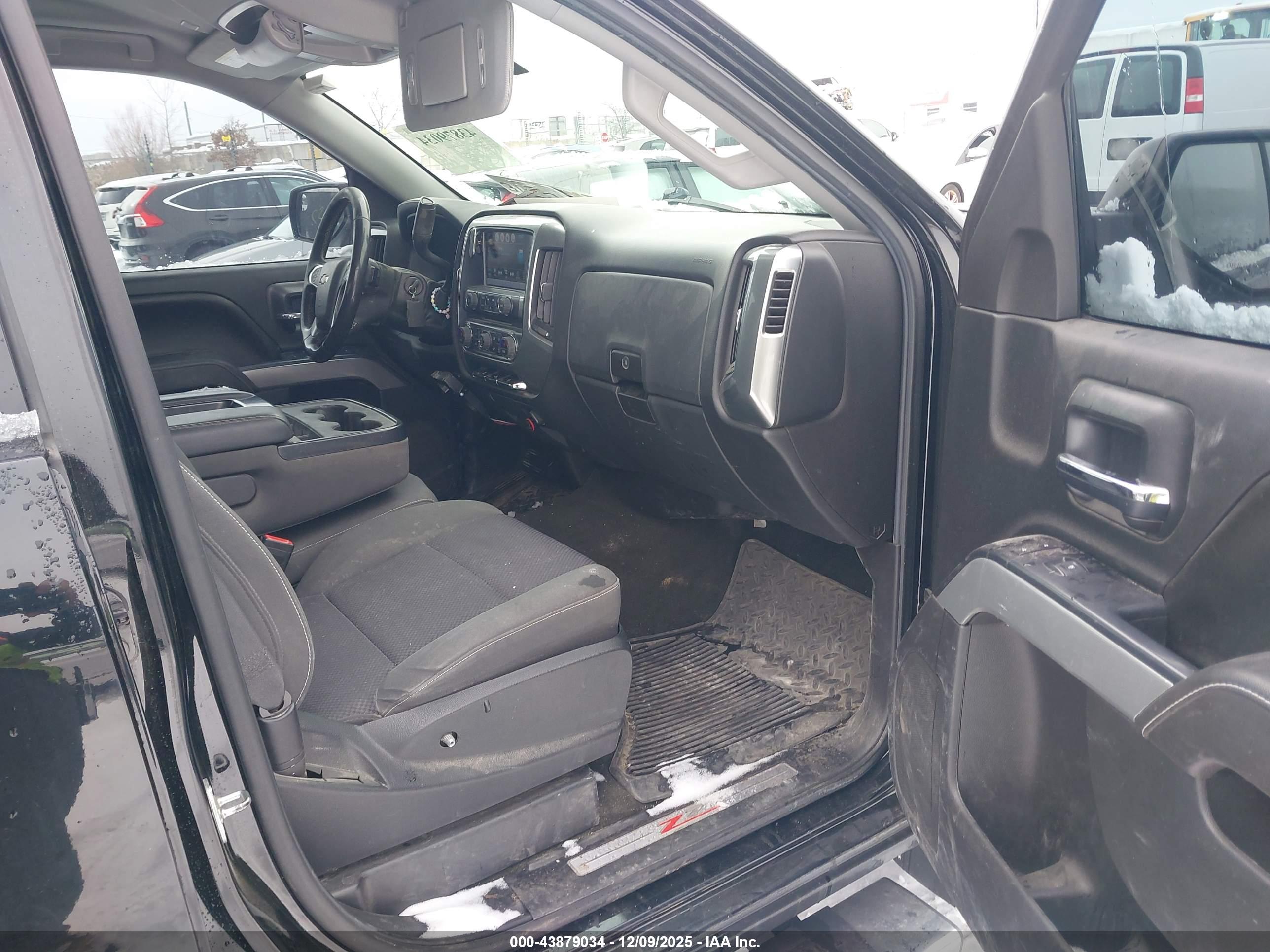 CHEVROLET SILVERADO image 5
