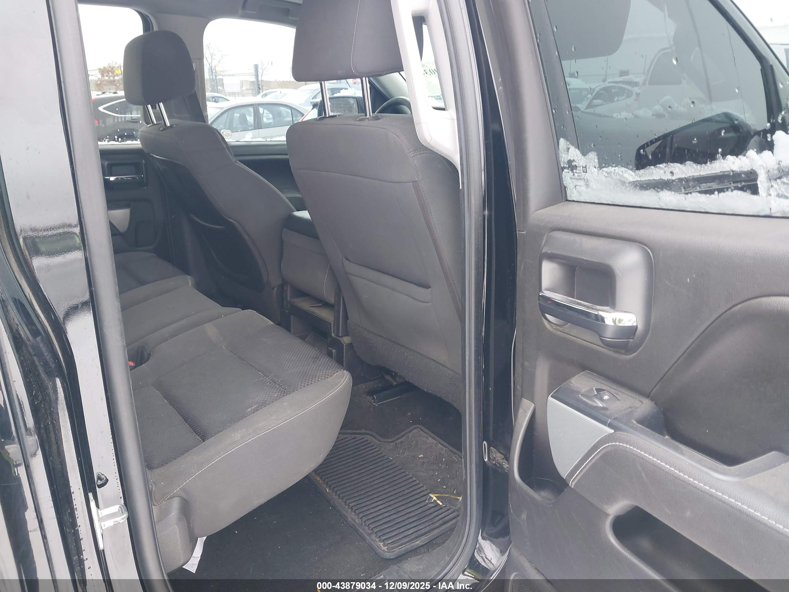 CHEVROLET SILVERADO image 8