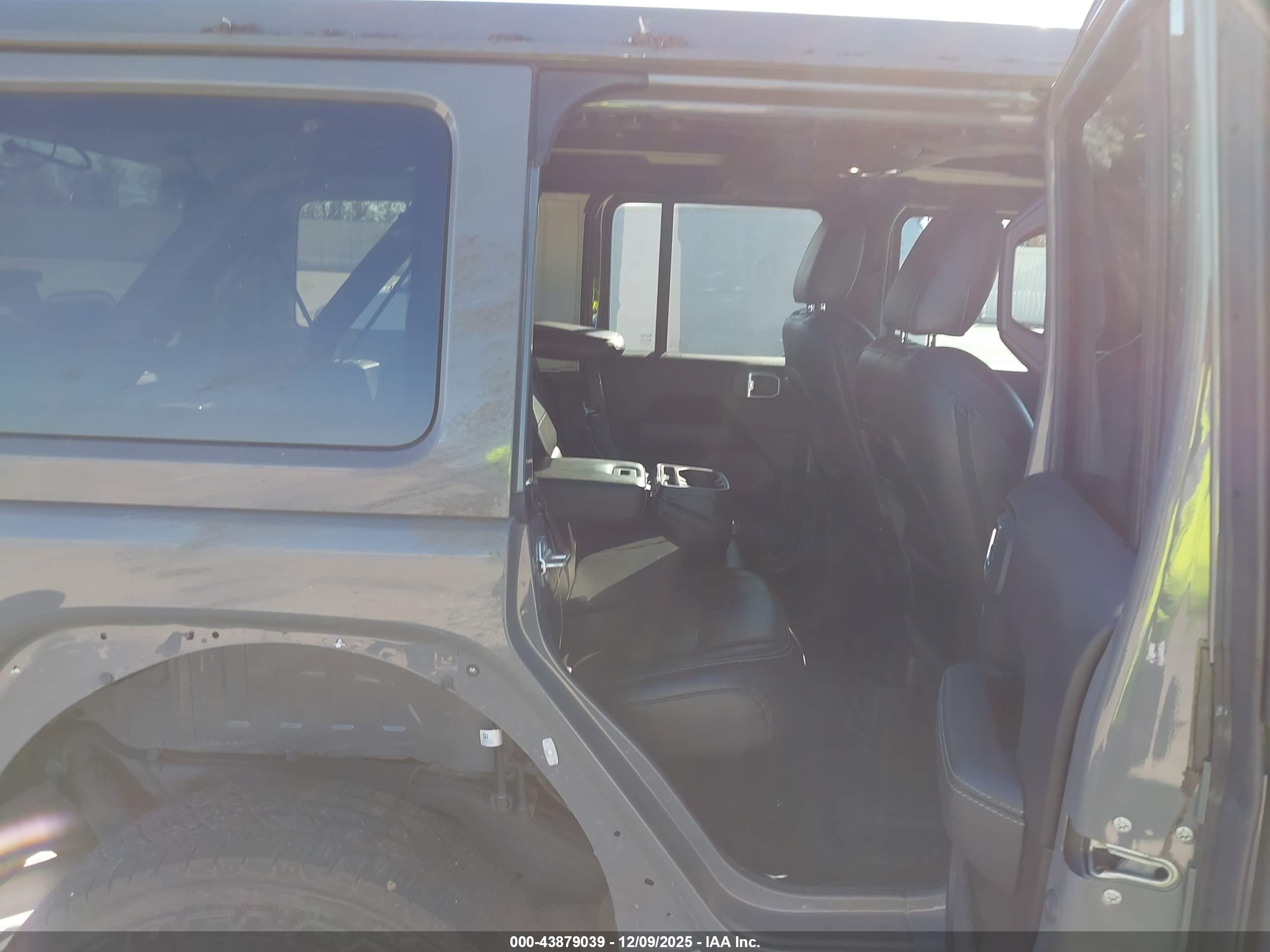 JEEP WRANGLER image 8