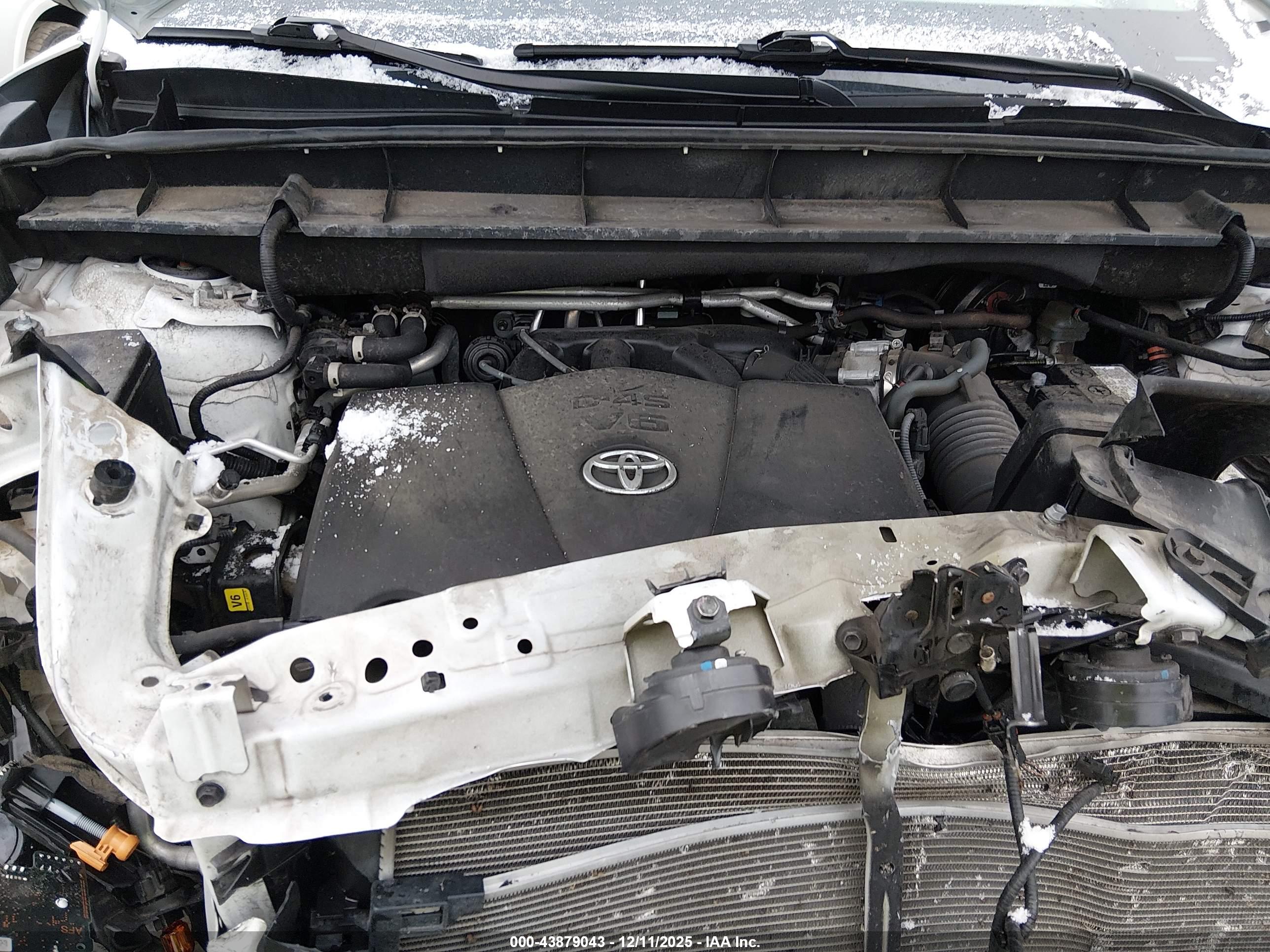 TOYOTA HIGHLANDER image 10