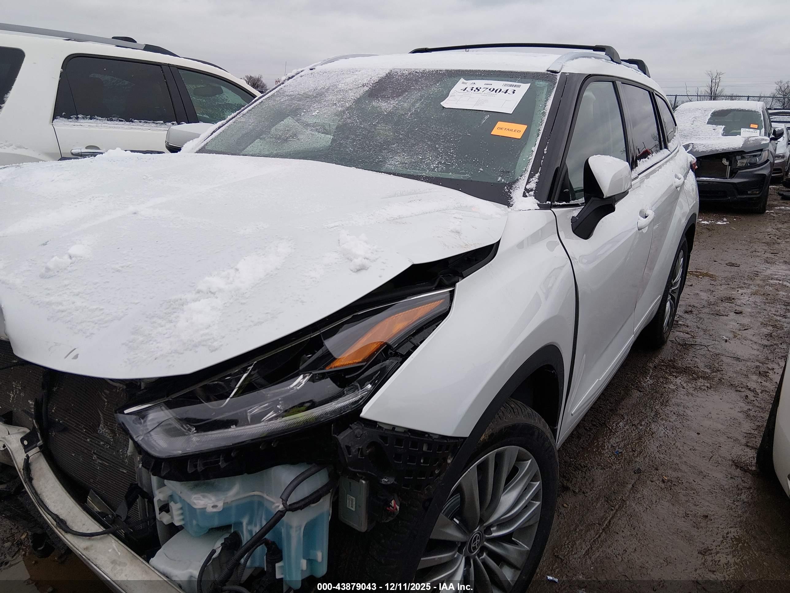 TOYOTA HIGHLANDER image 2