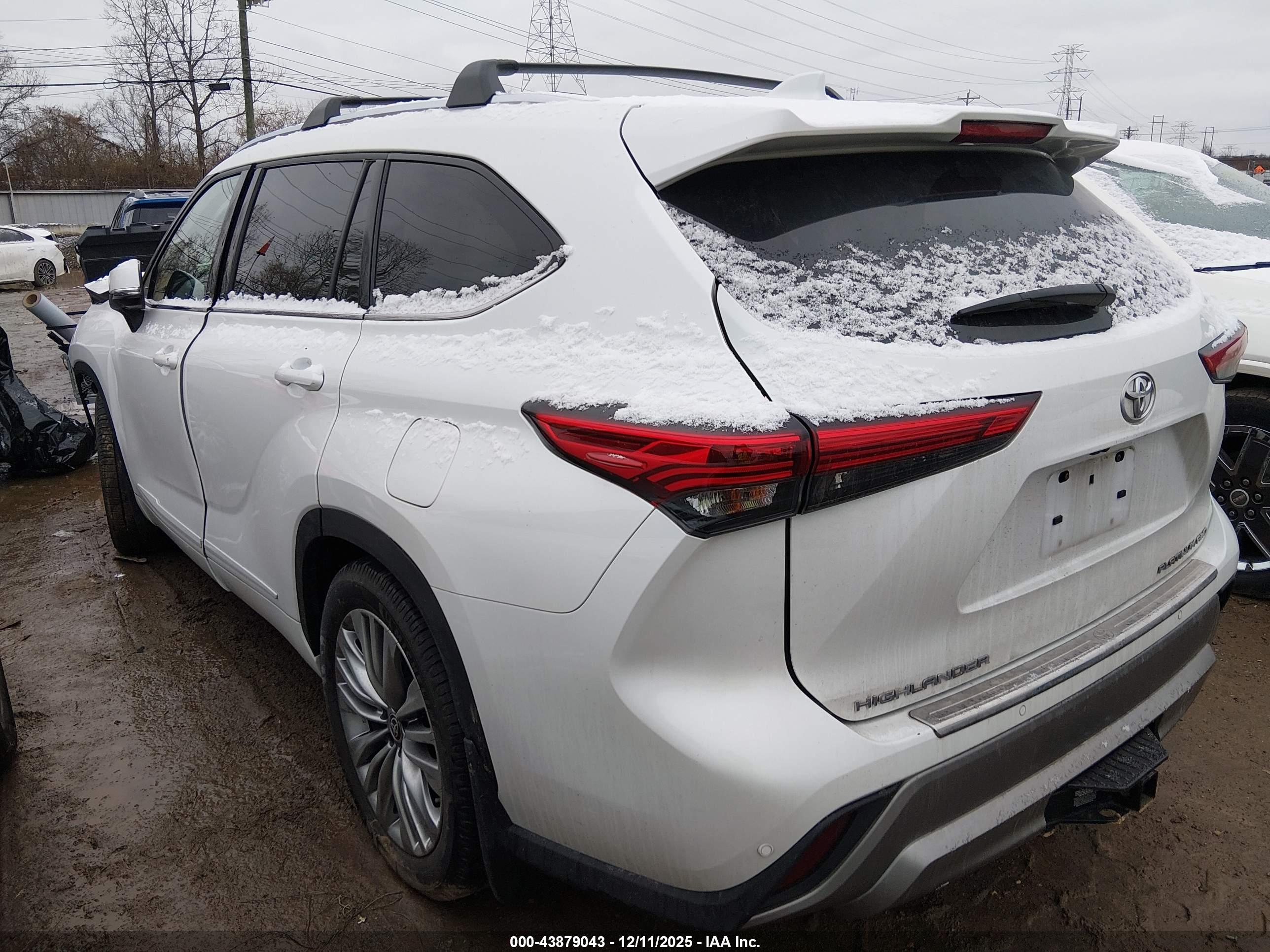 TOYOTA HIGHLANDER image 3