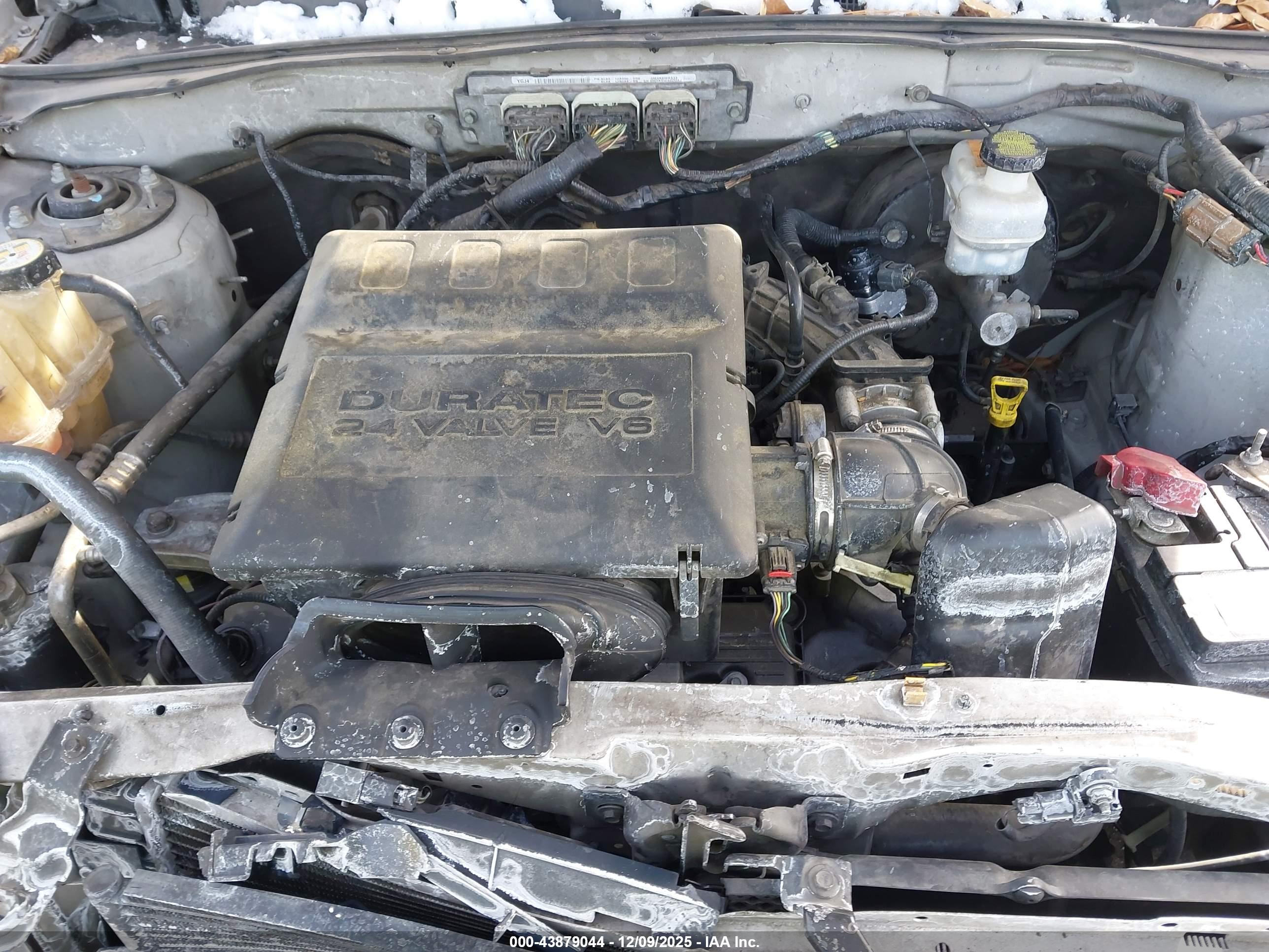 FORD ESCAPE image 10