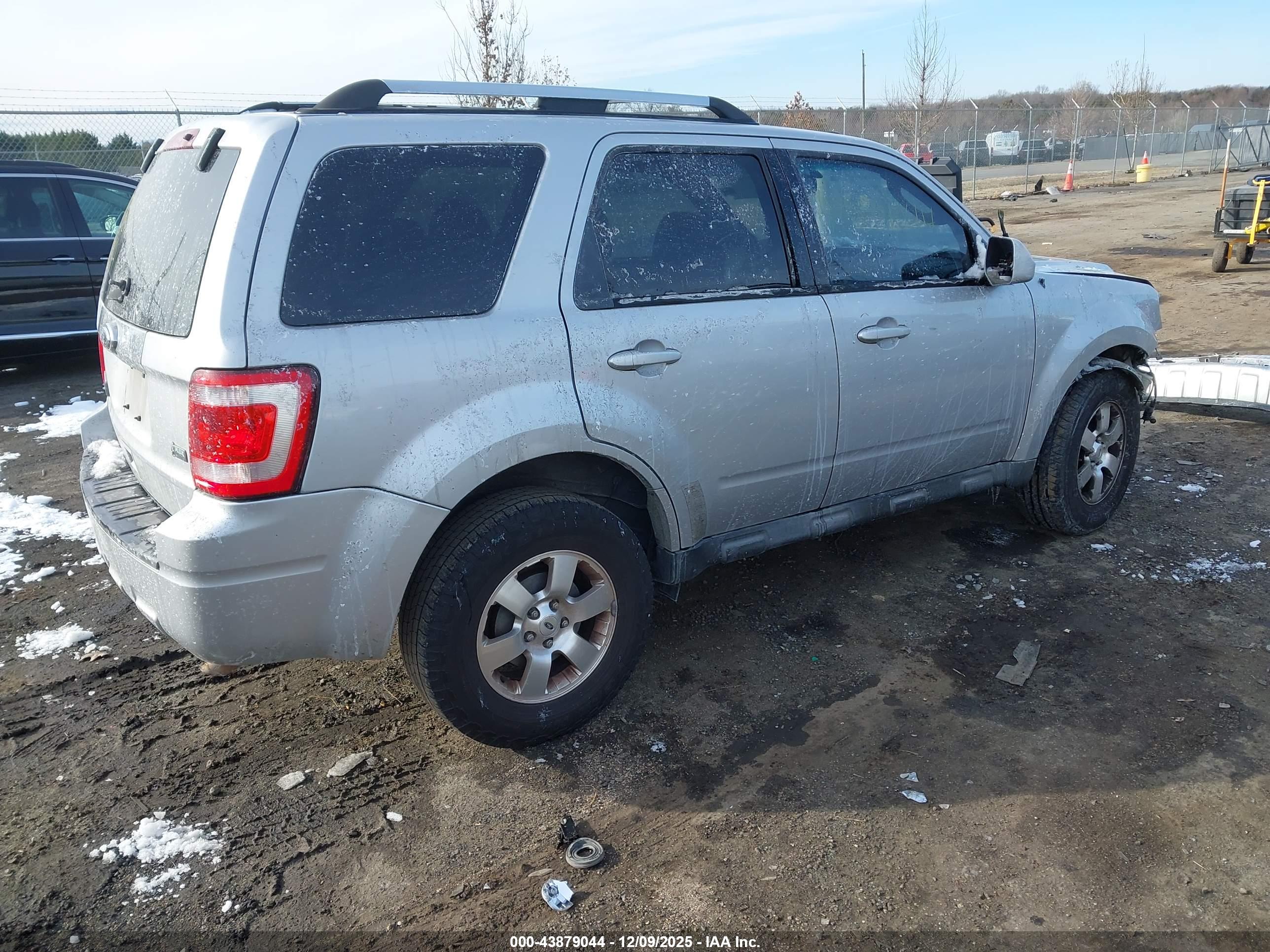 FORD ESCAPE image 4
