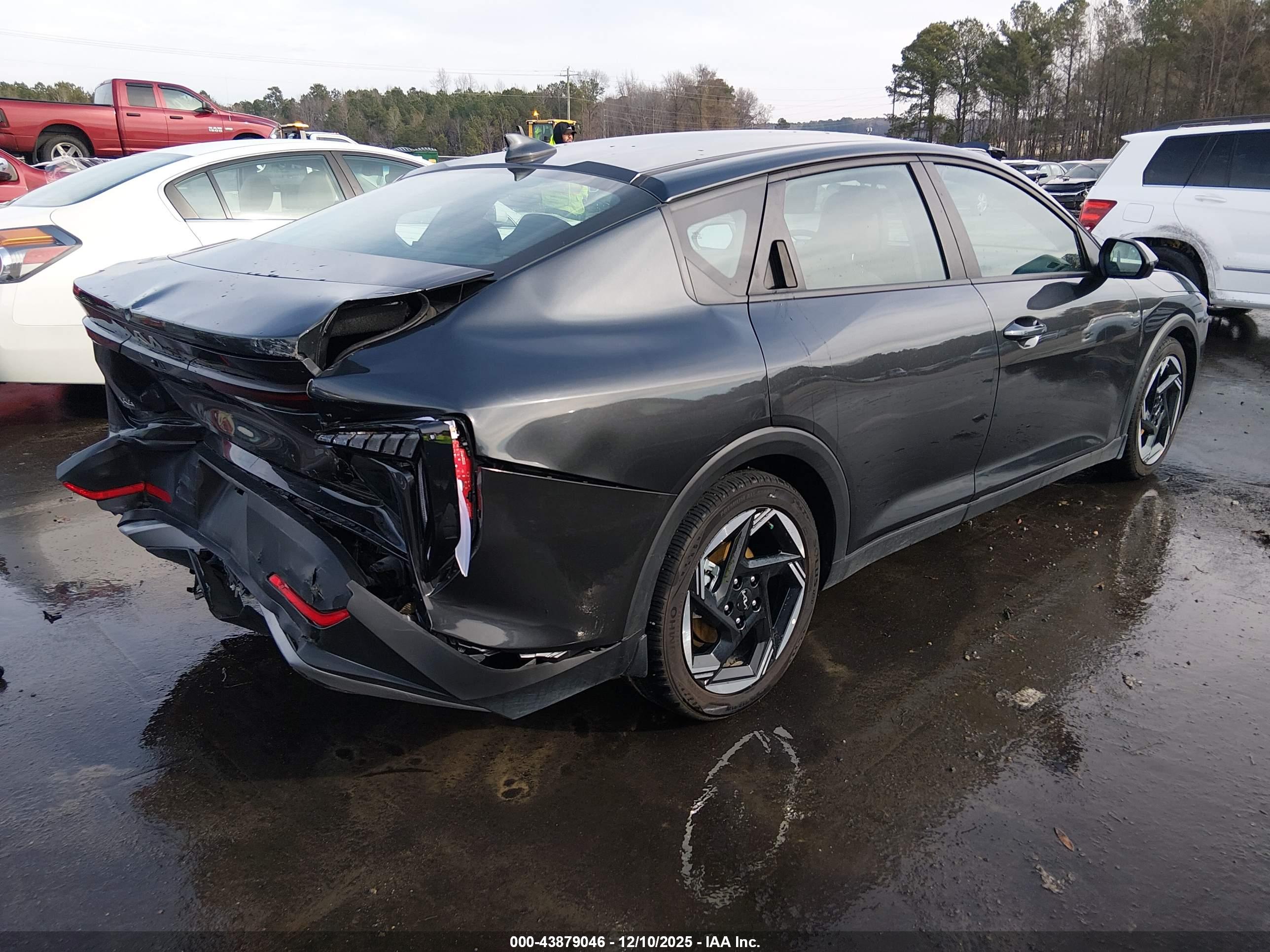 KIA K4 image 4