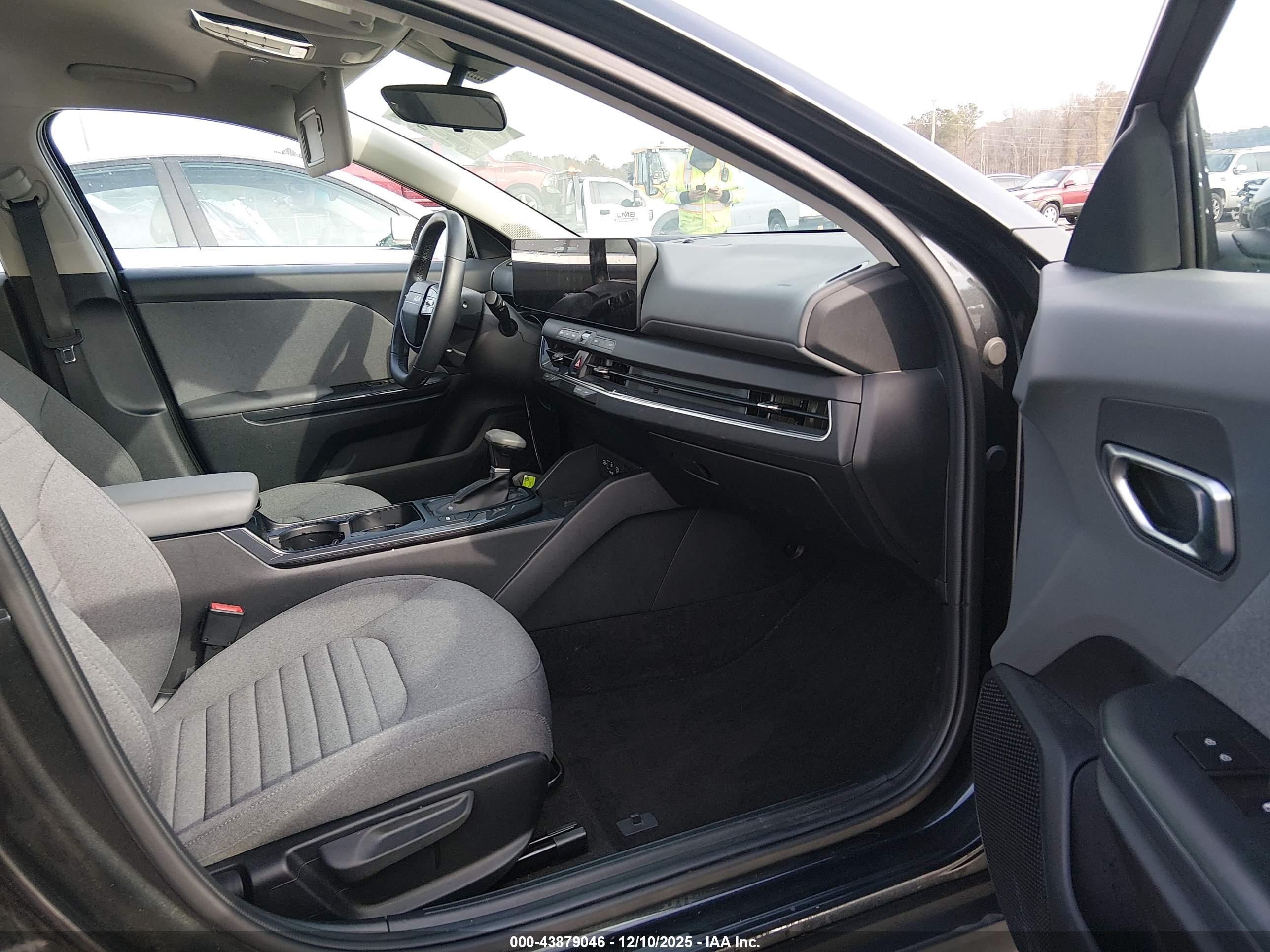 KIA K4 image 5