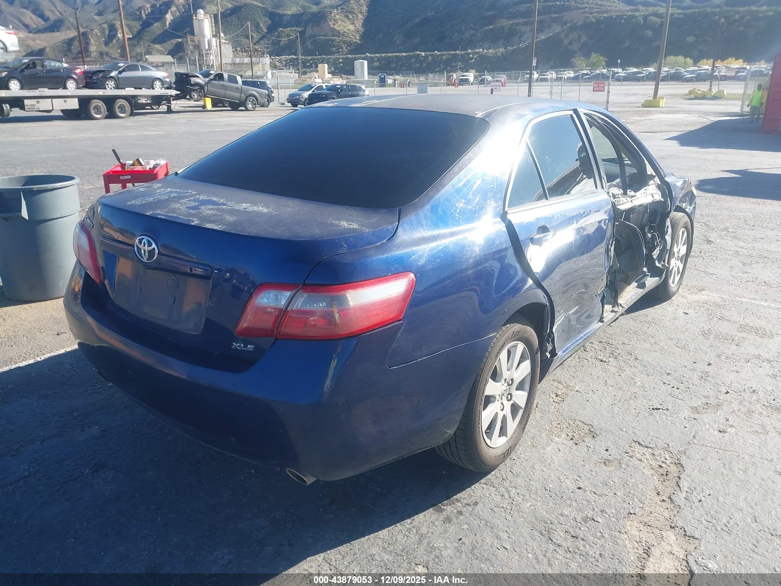 TOYOTA CAMRY image 4