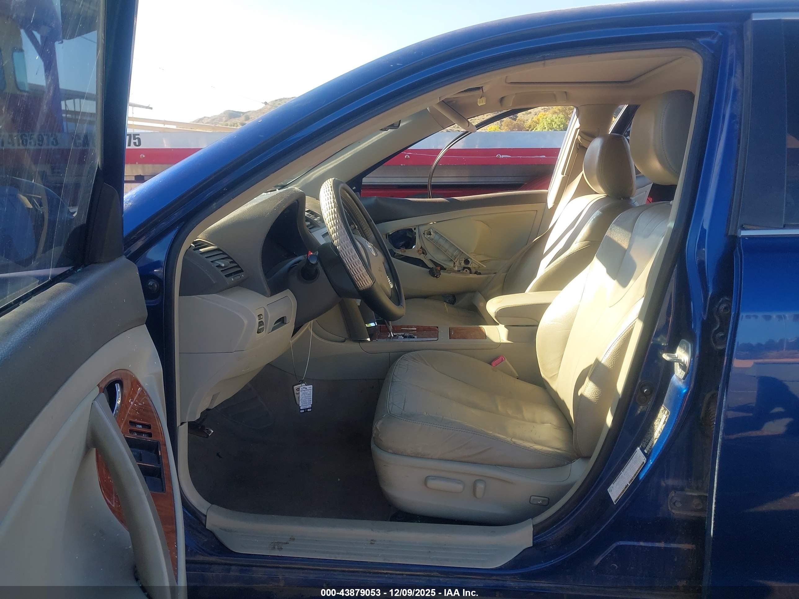 TOYOTA CAMRY image 5