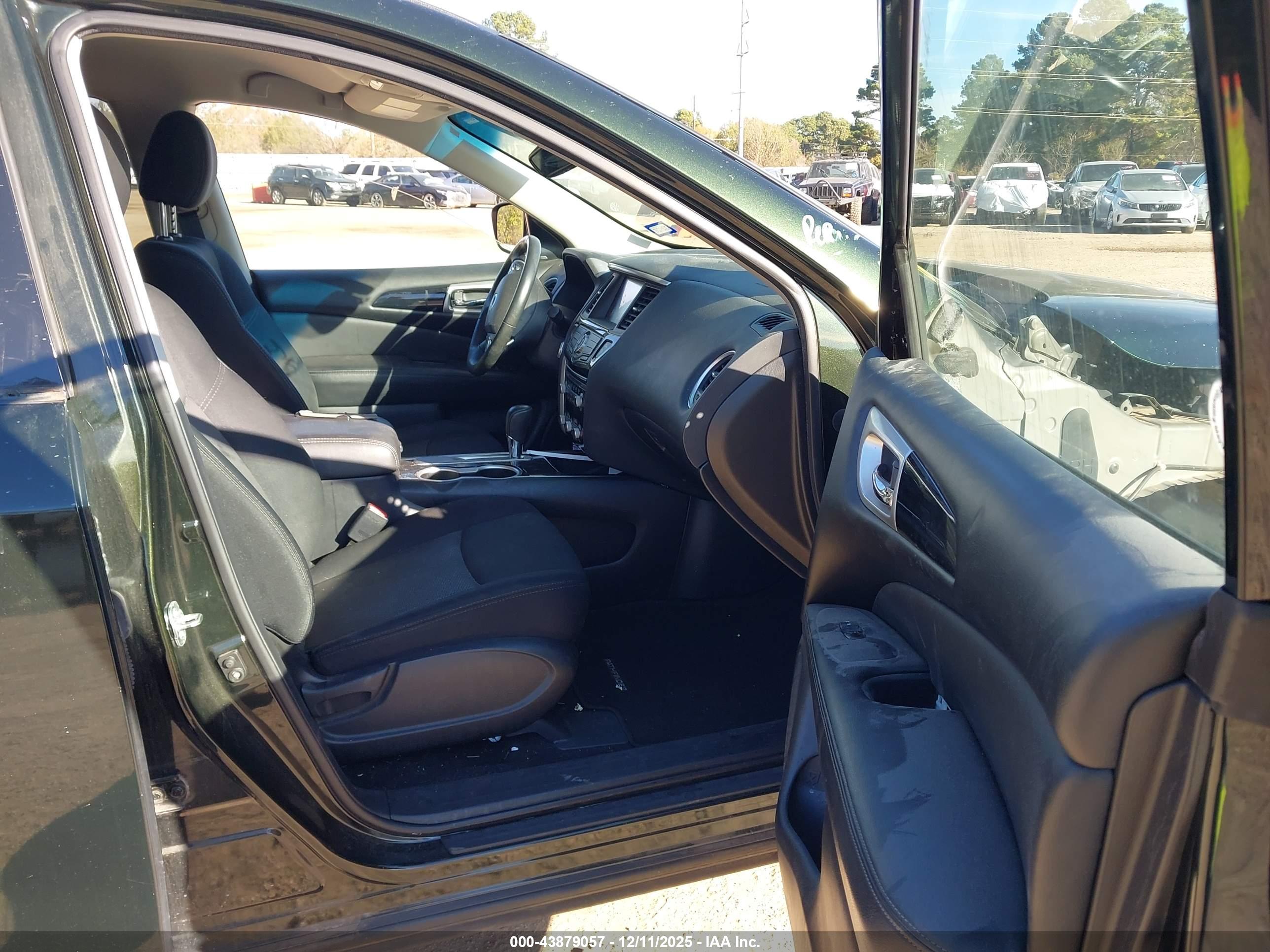 NISSAN PATHFINDER image 5