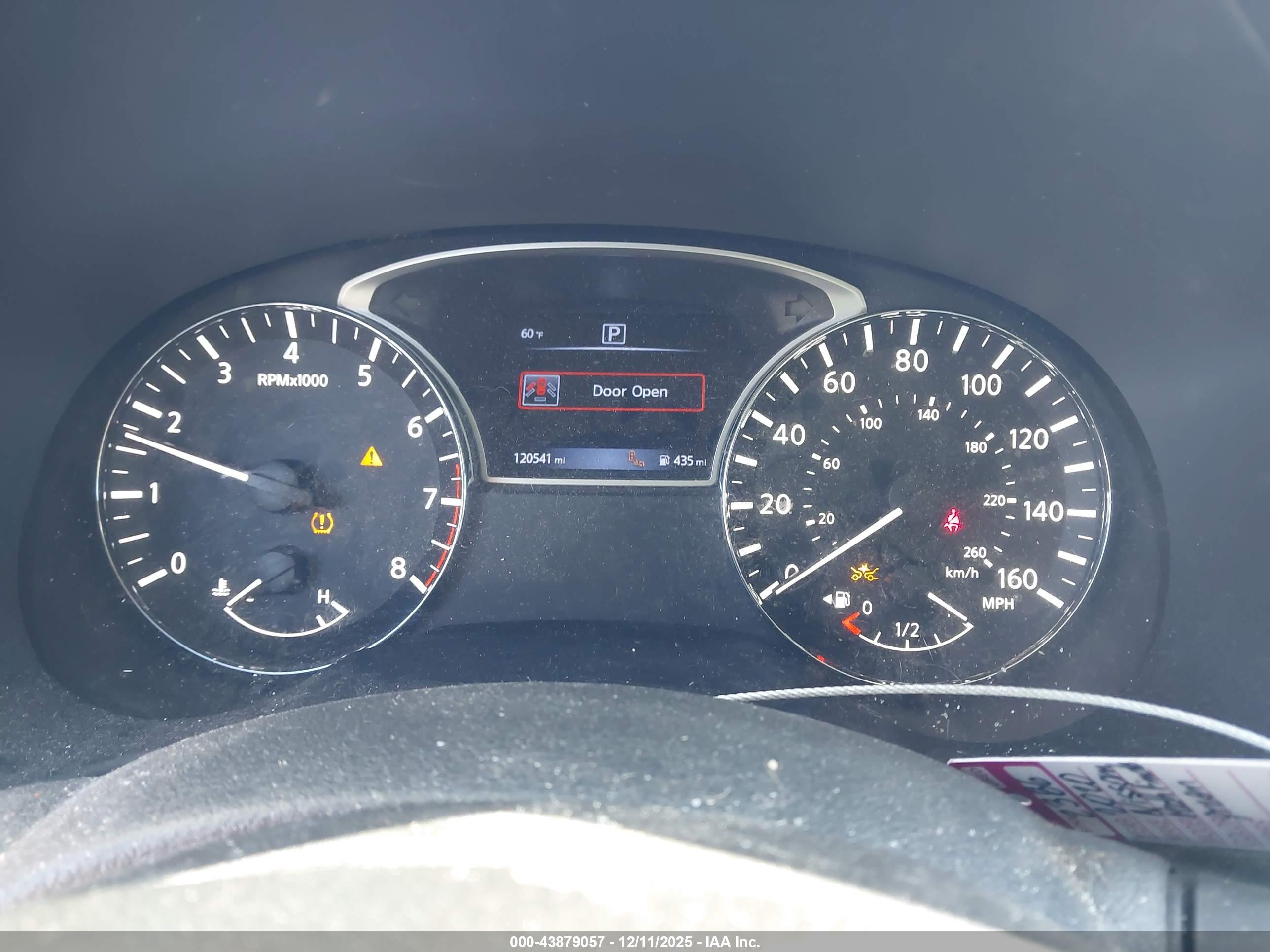 NISSAN PATHFINDER image 7