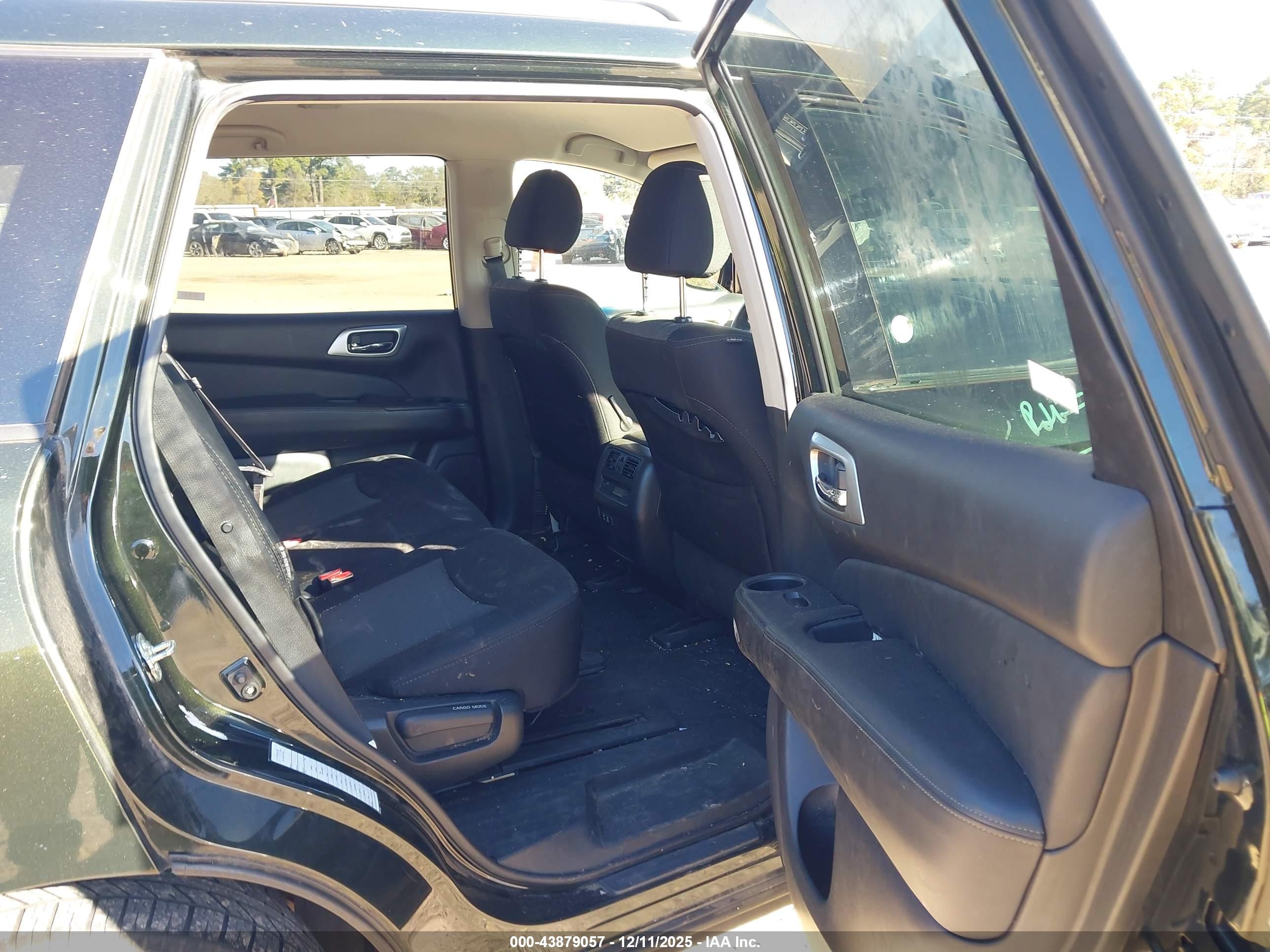 NISSAN PATHFINDER image 8