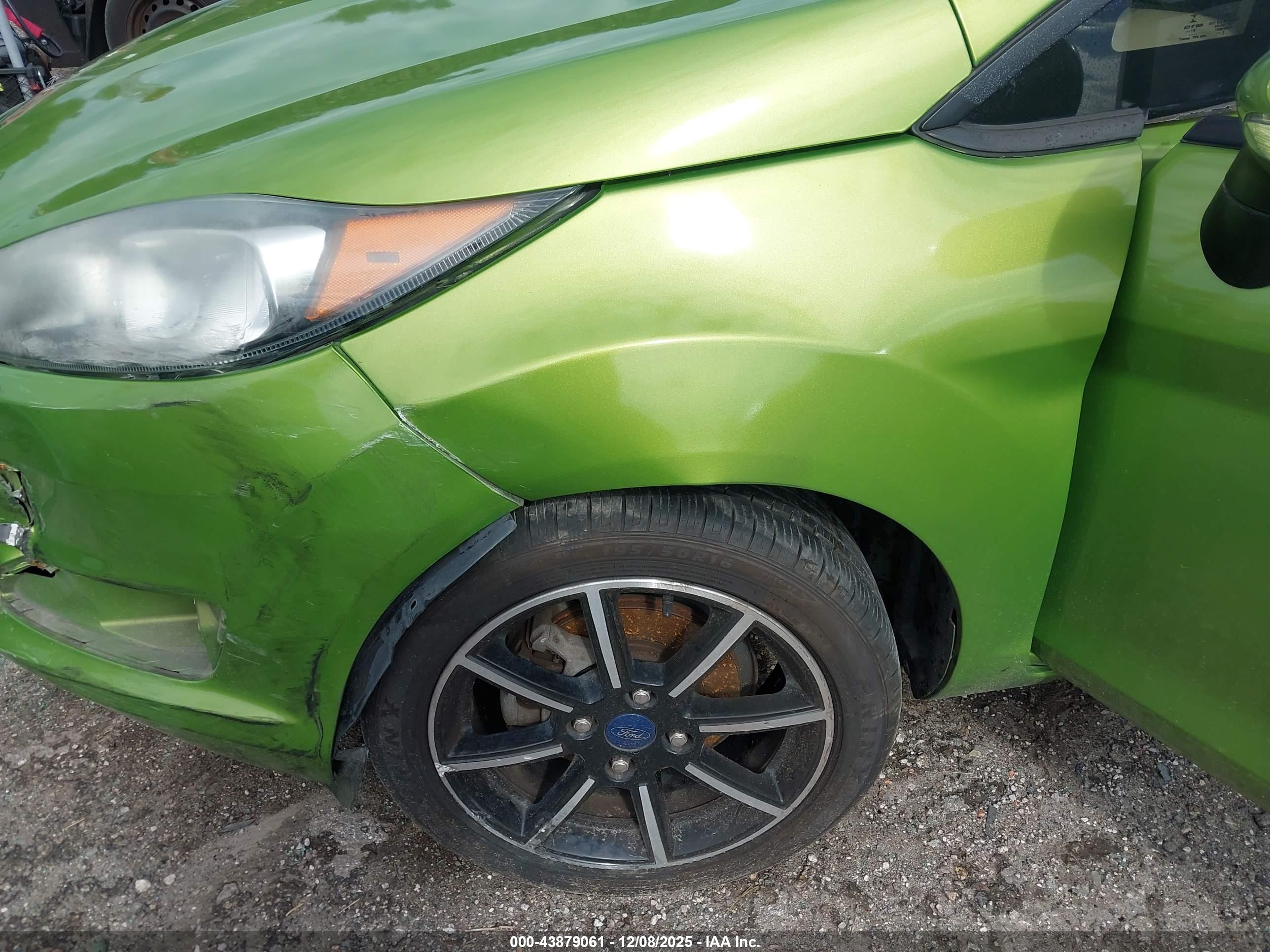 FORD FIESTA image 6