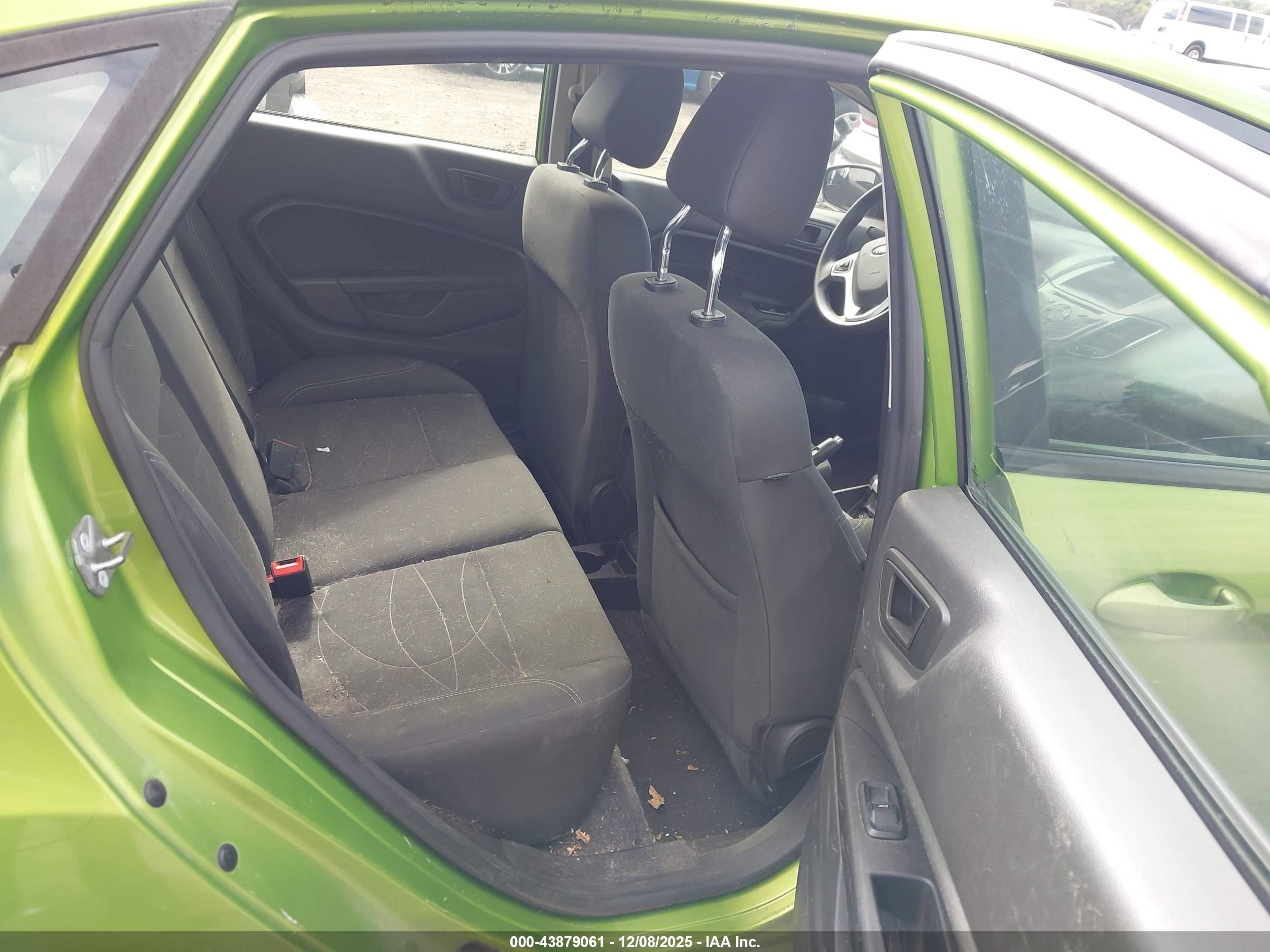 FORD FIESTA image 8