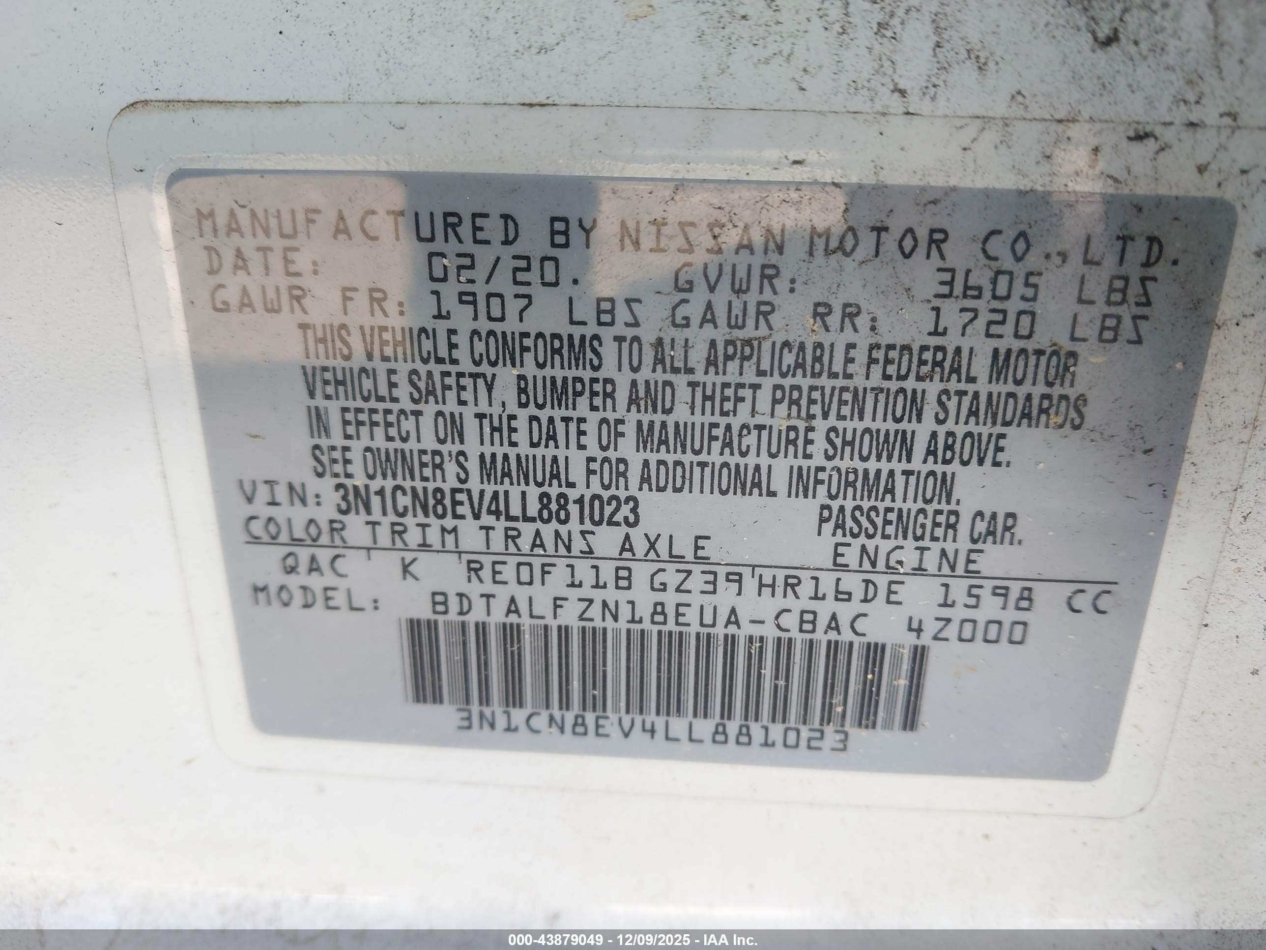 NISSAN VERSA image 9