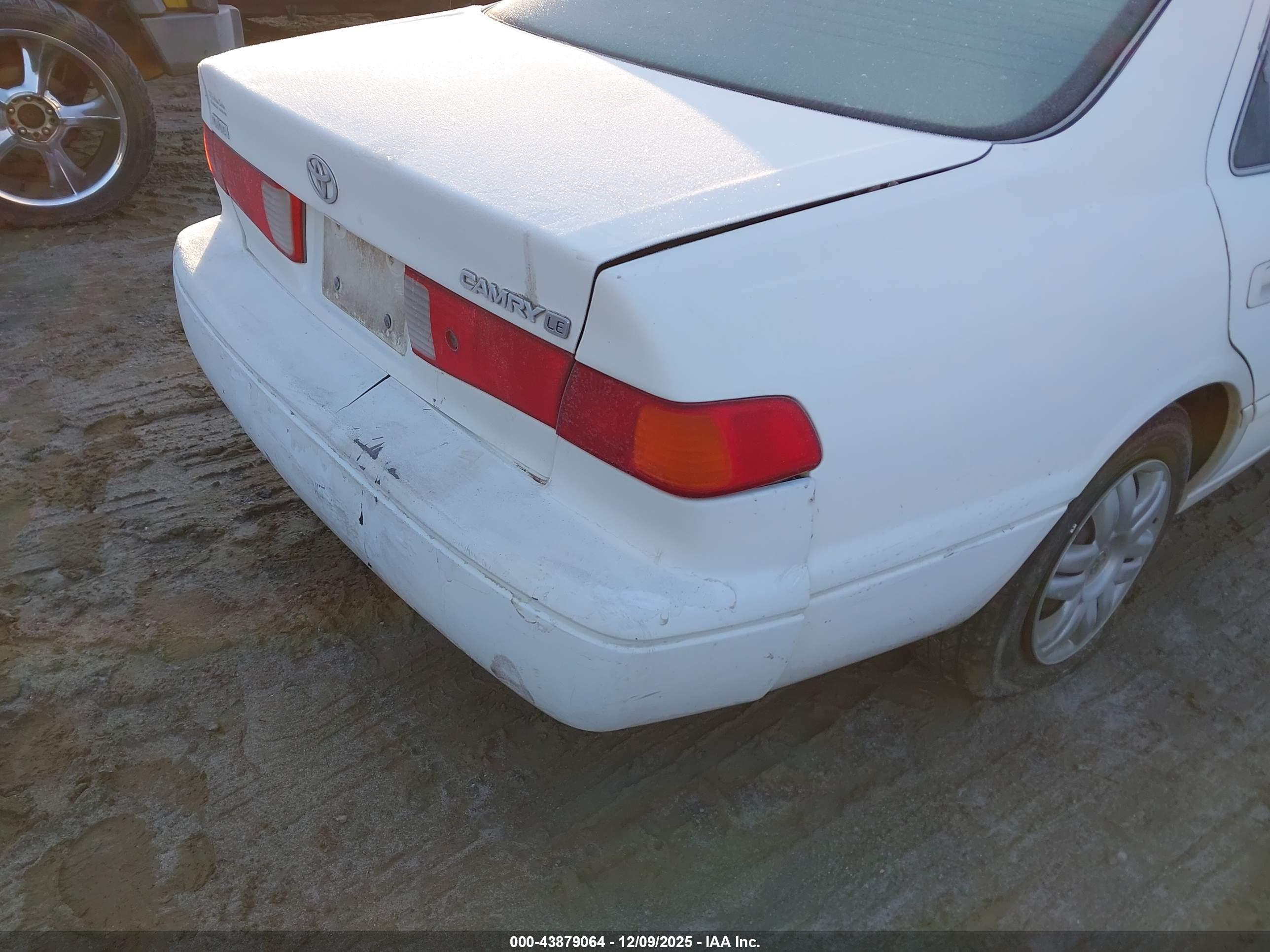 TOYOTA CAMRY image 6