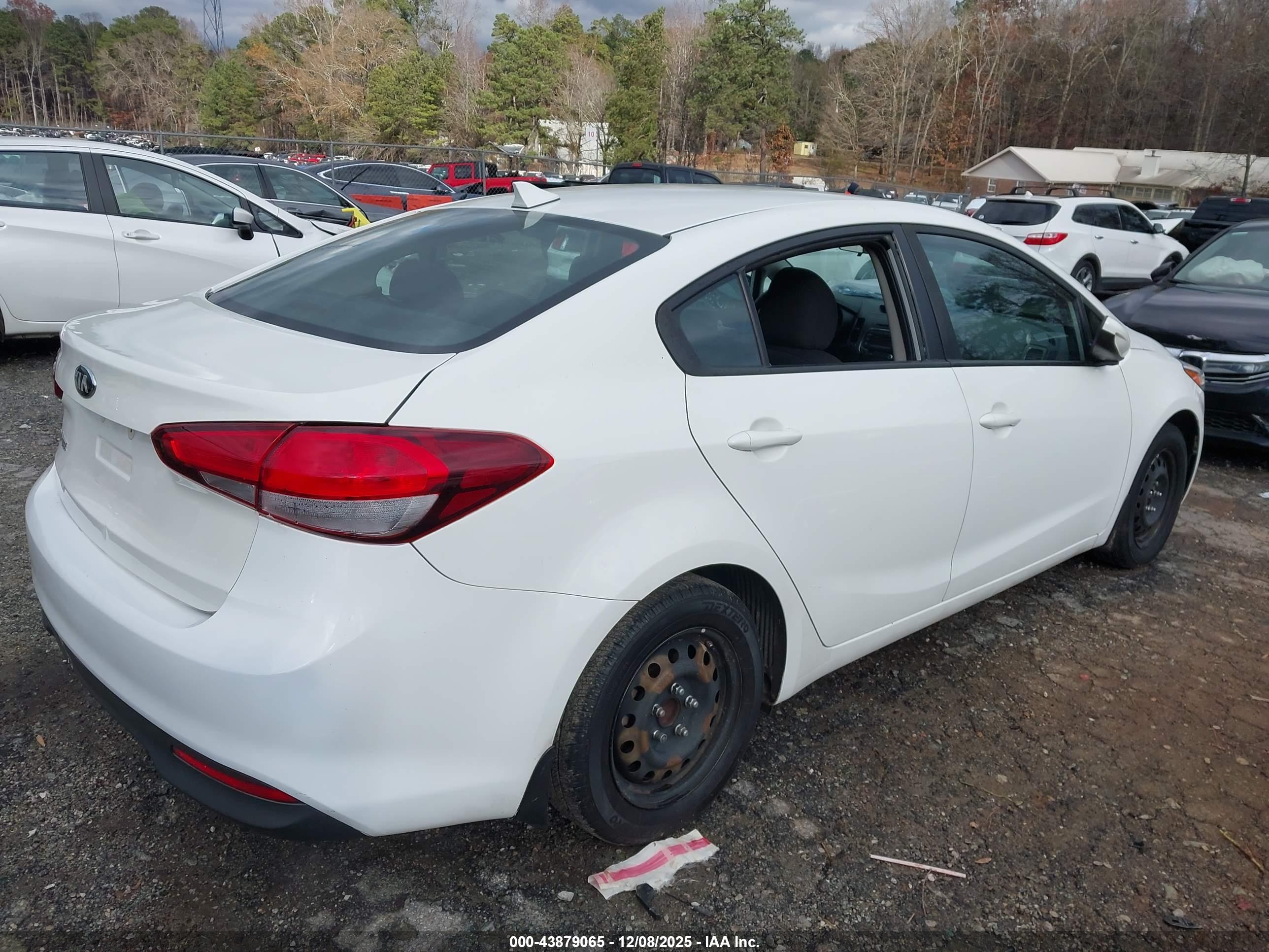 KIA FORTE image 4