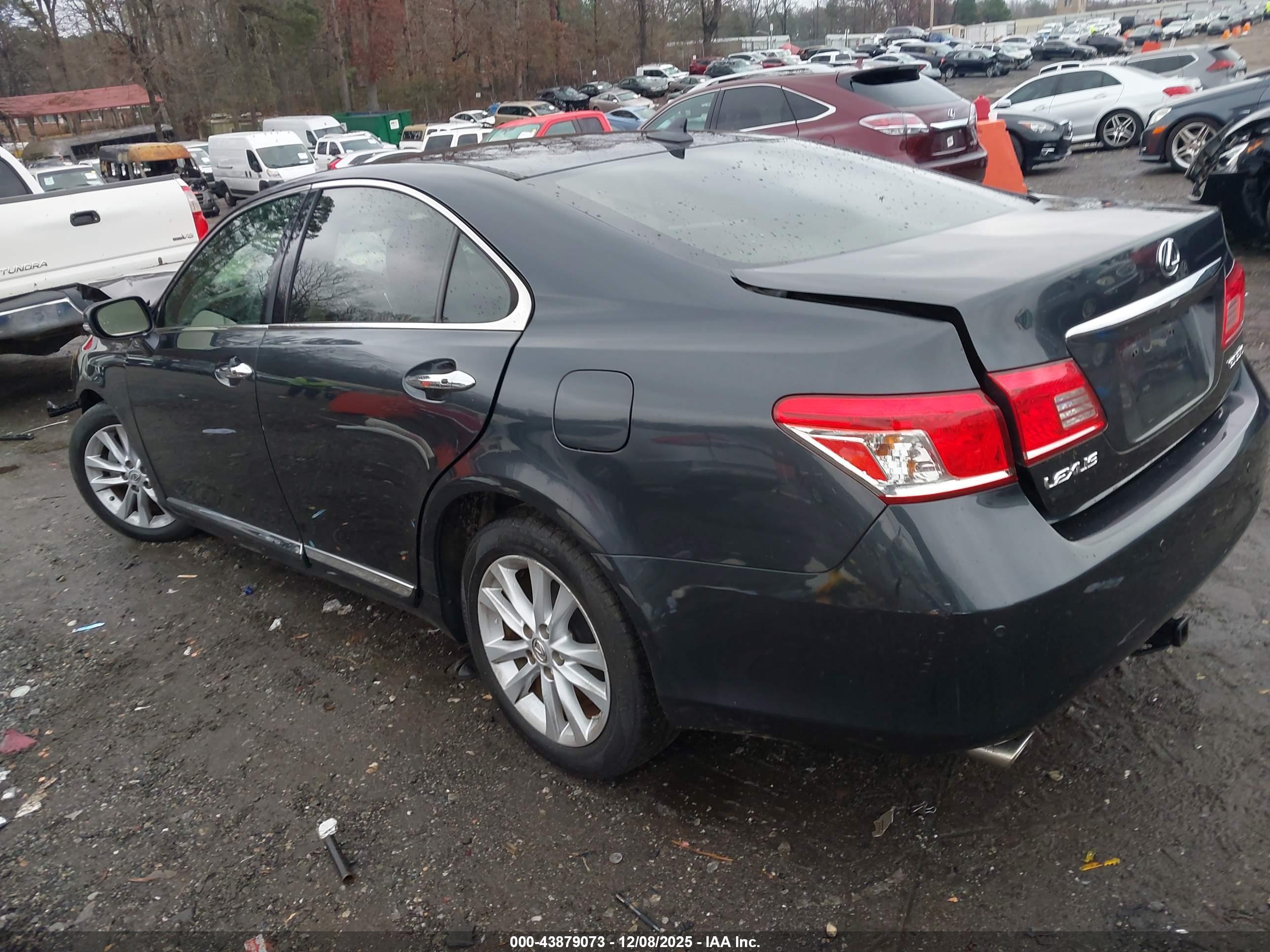 LEXUS ES image 3