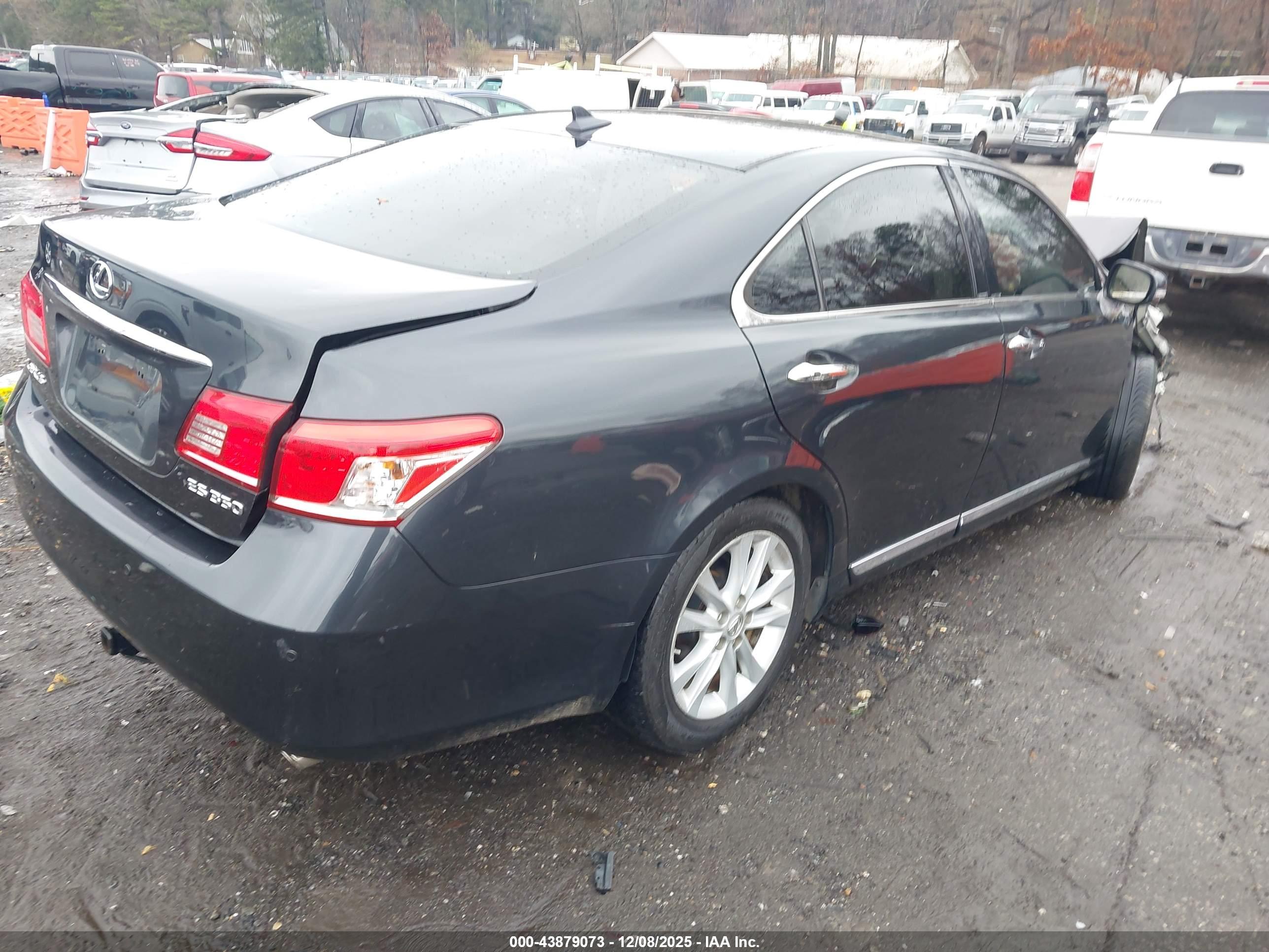 LEXUS ES image 4