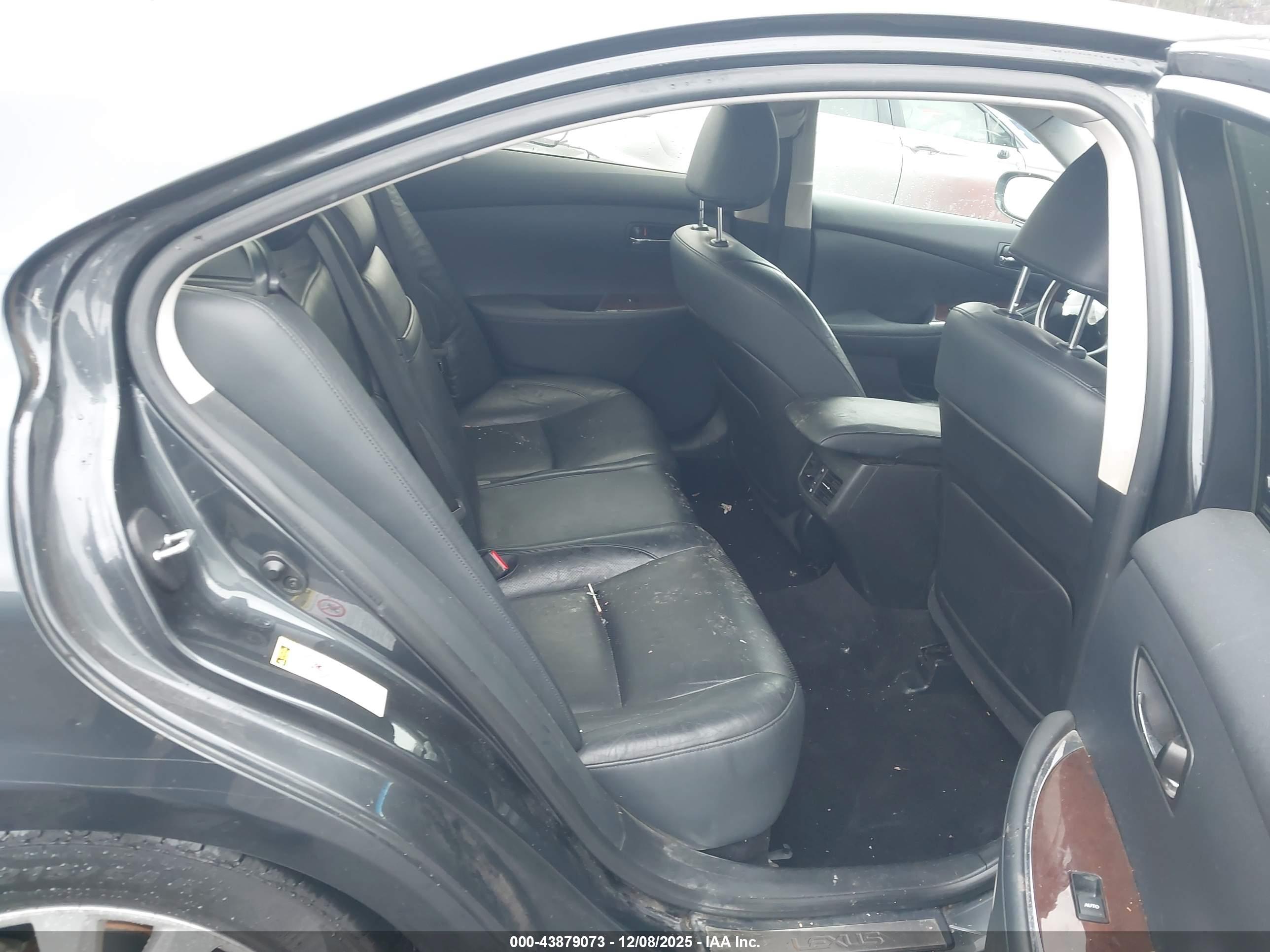 LEXUS ES image 8