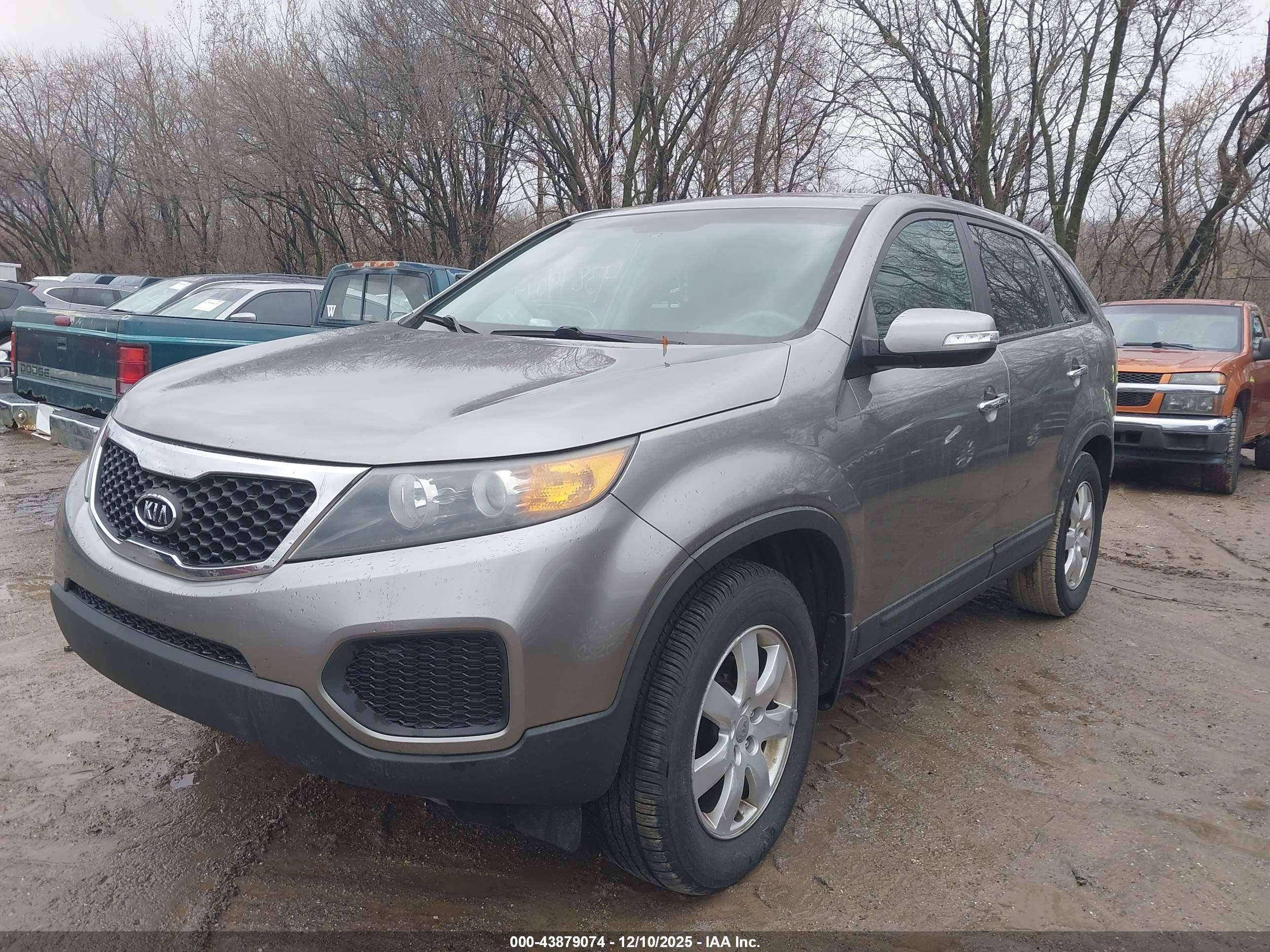 KIA SORENTO image 2