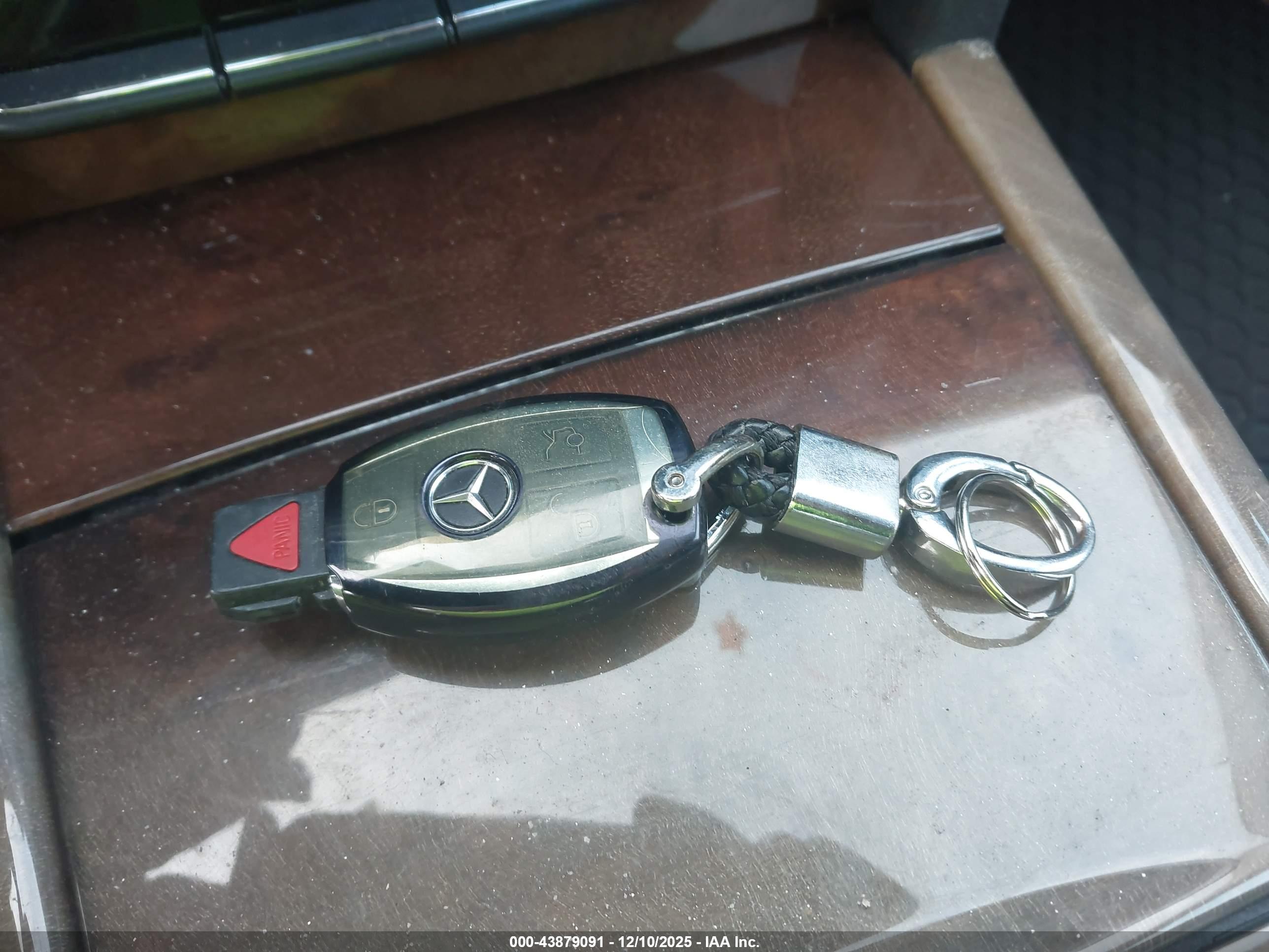 MERCEDES-BENZ E image 11