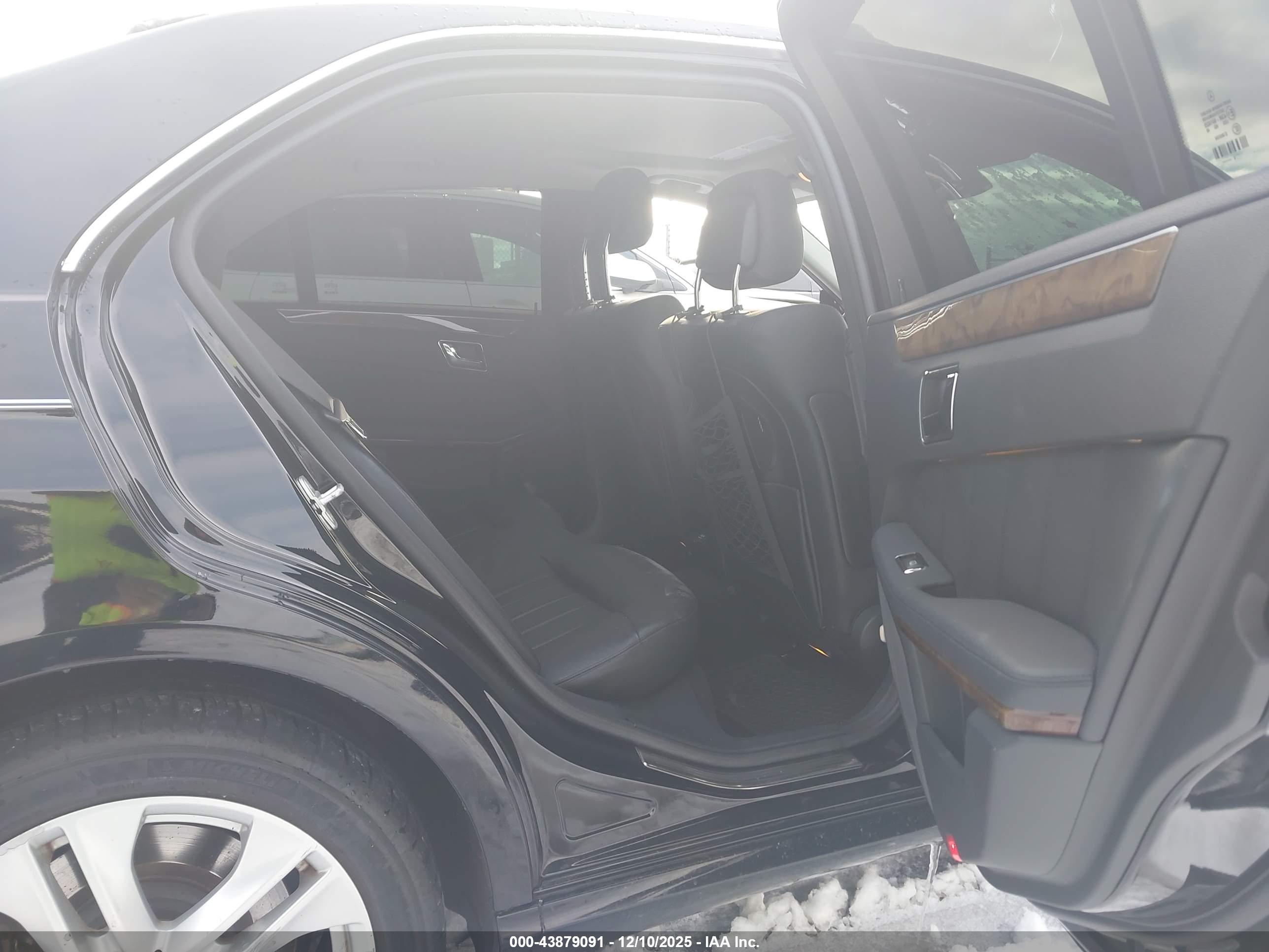 MERCEDES-BENZ E image 8