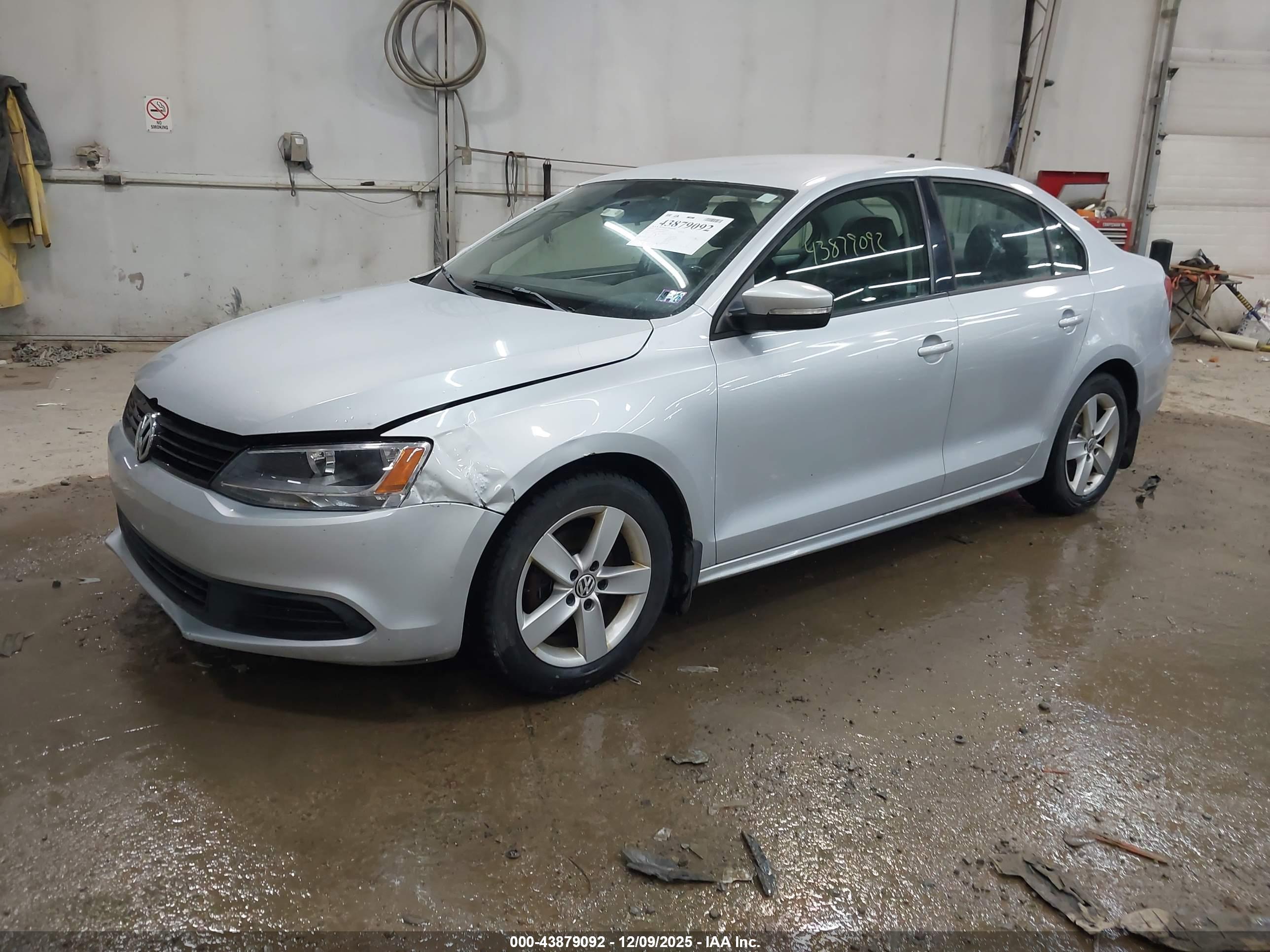 VOLKSWAGEN JETTA image 2