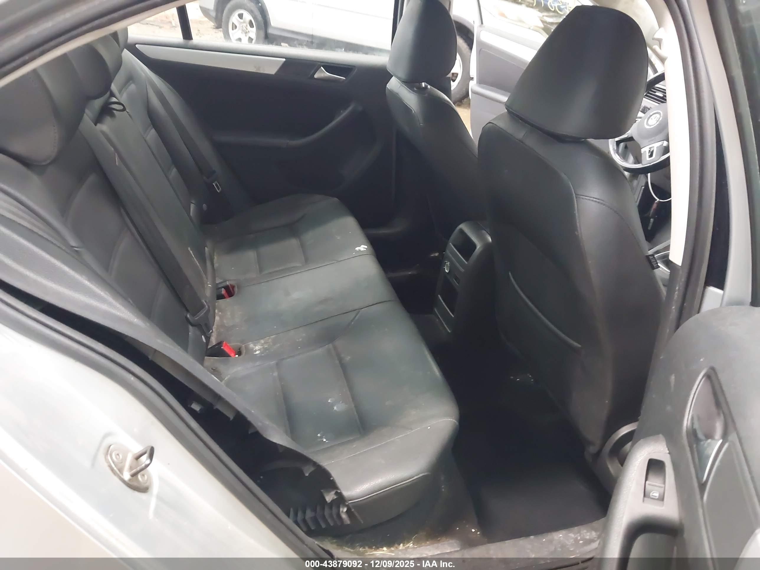 VOLKSWAGEN JETTA image 8