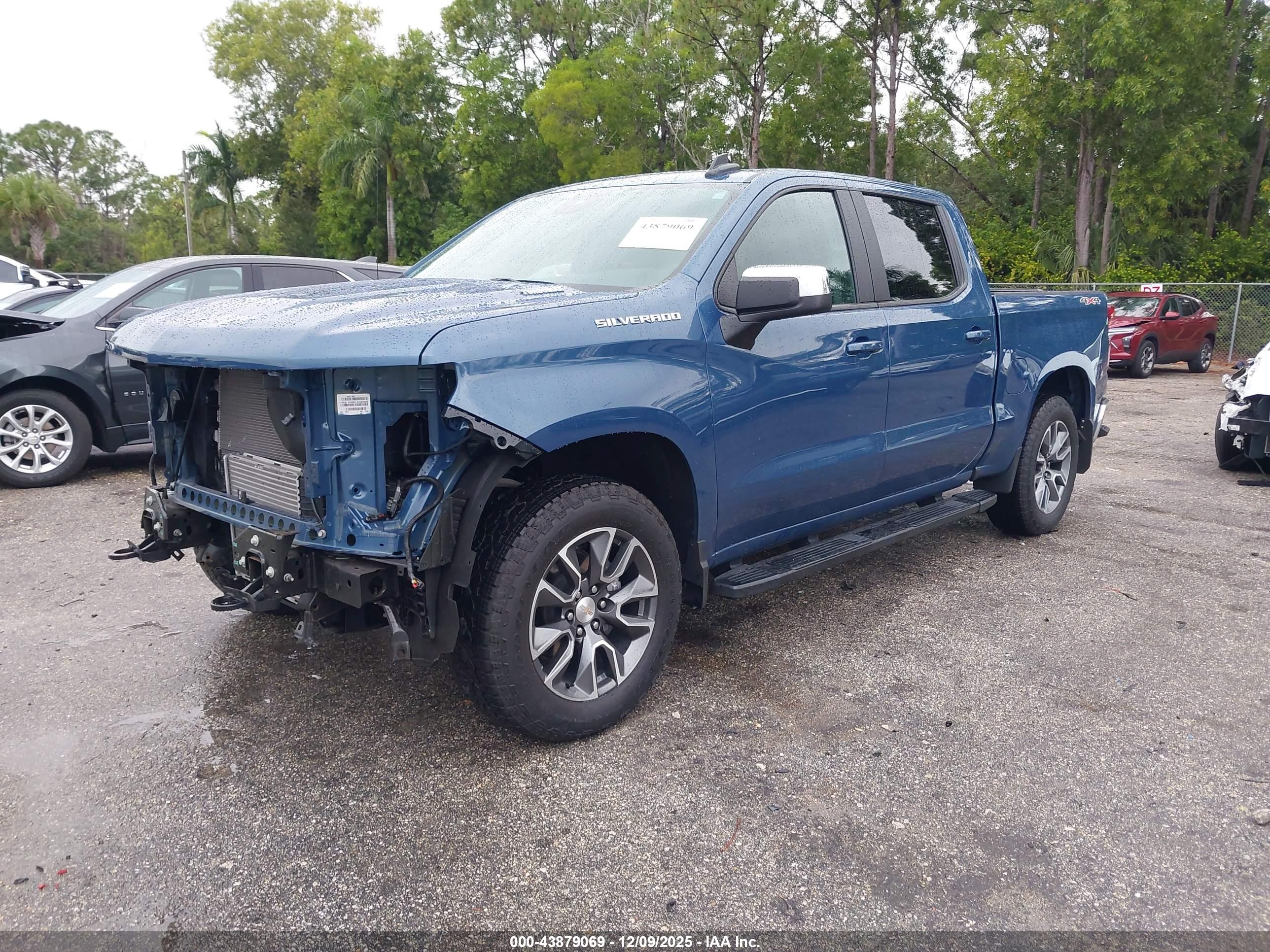 CHEVROLET SILVERADO image 2