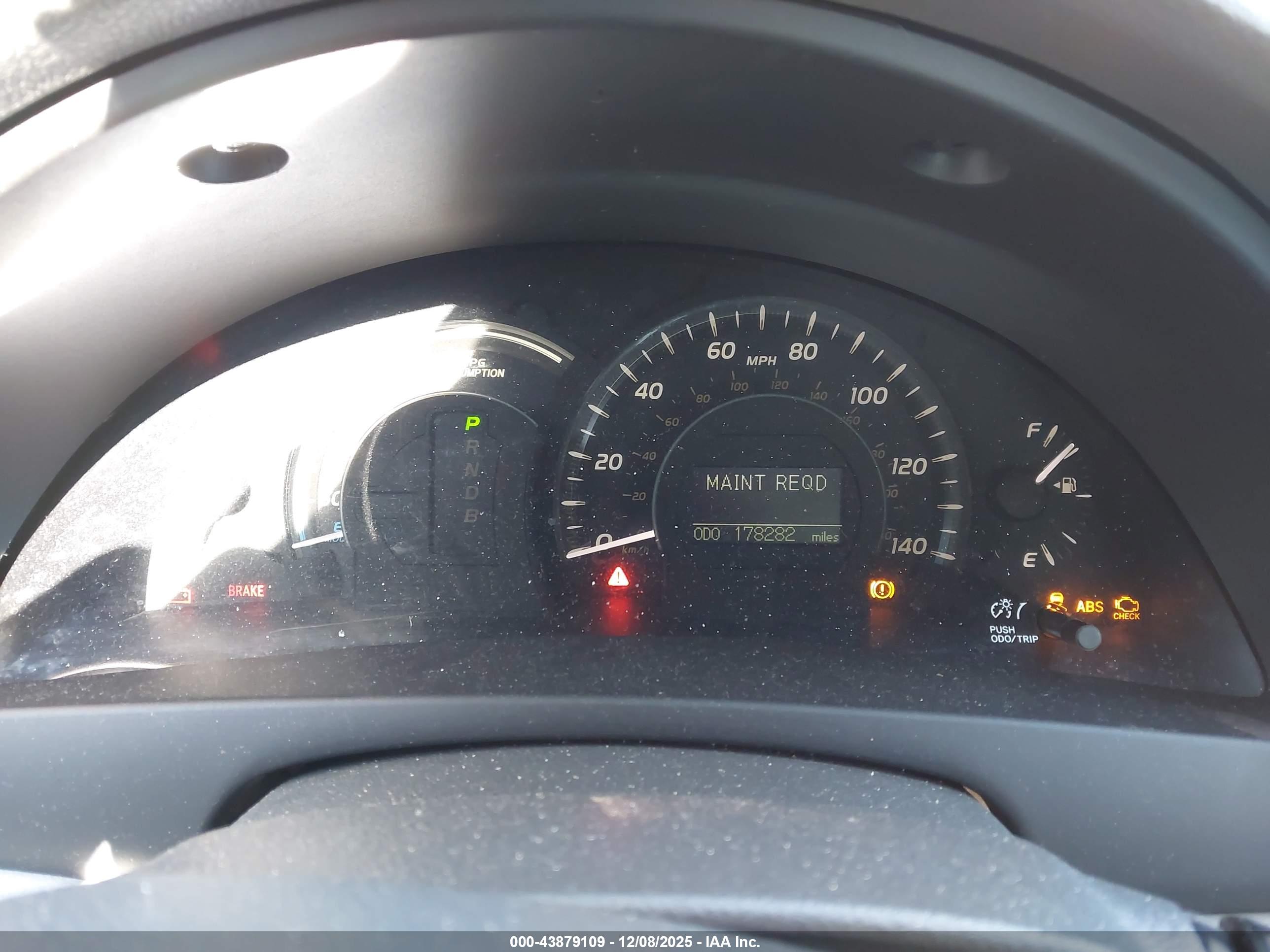 TOYOTA CAMRY image 7