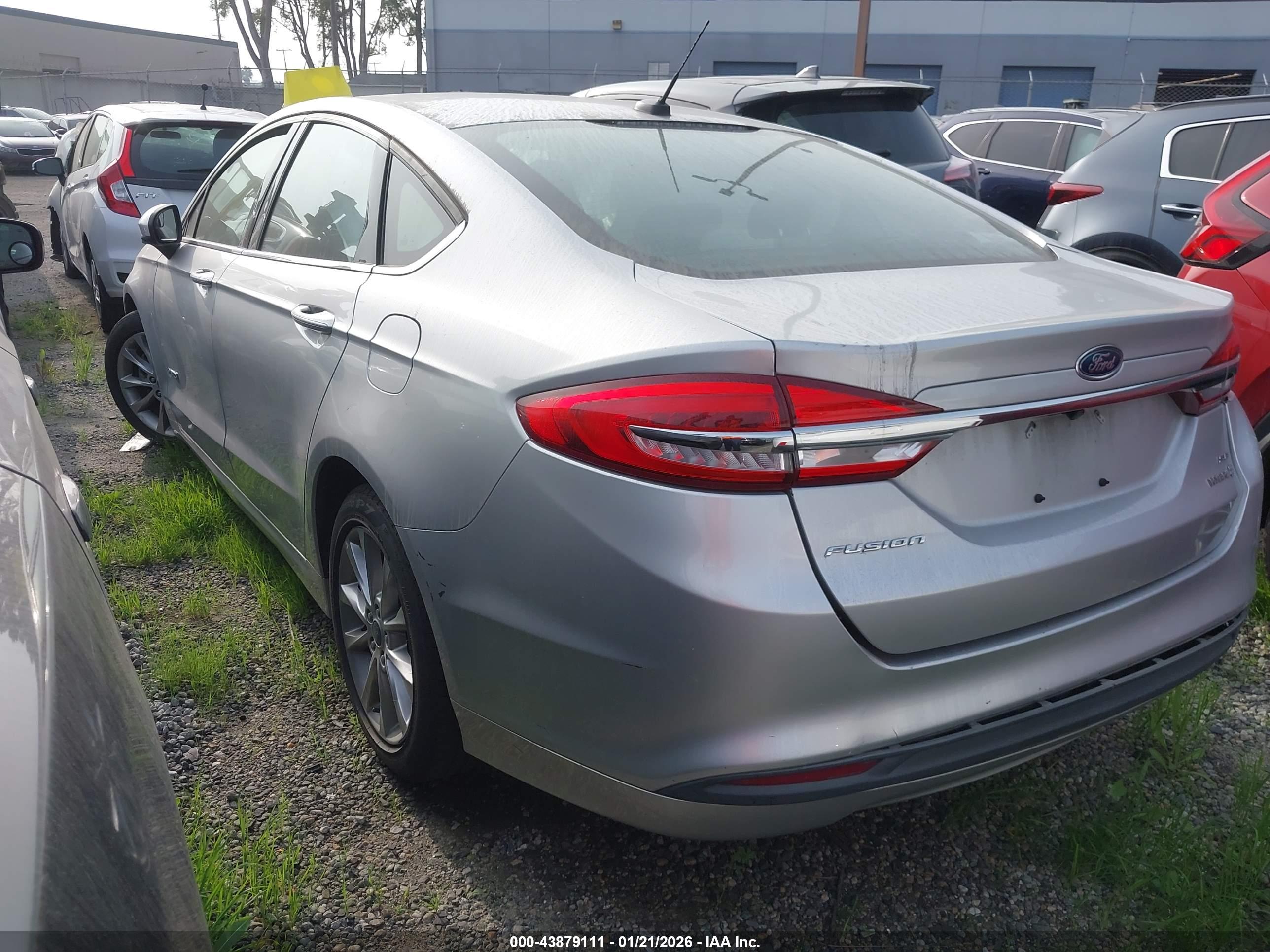 FORD FUSION image 3