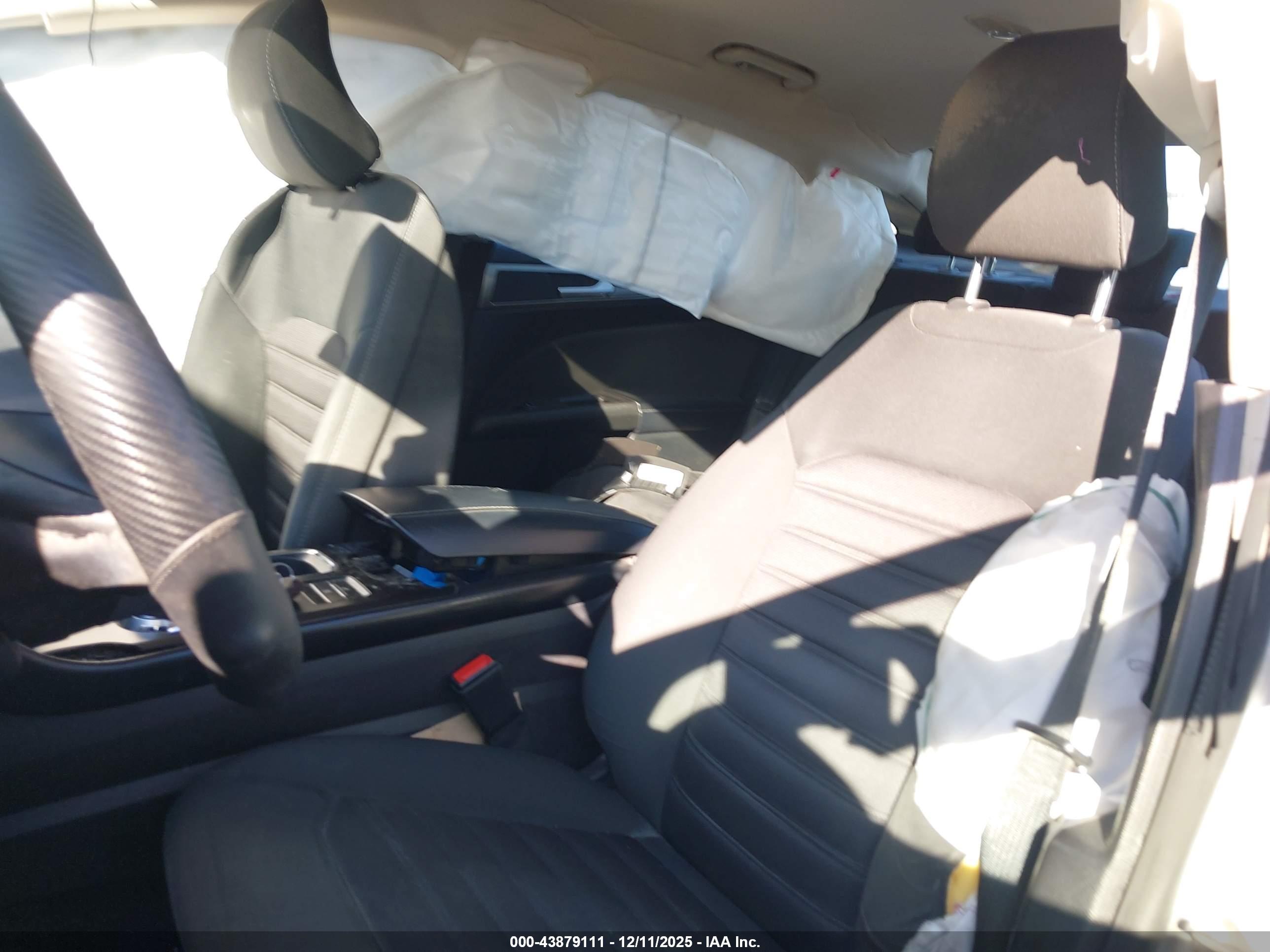 FORD FUSION image 8